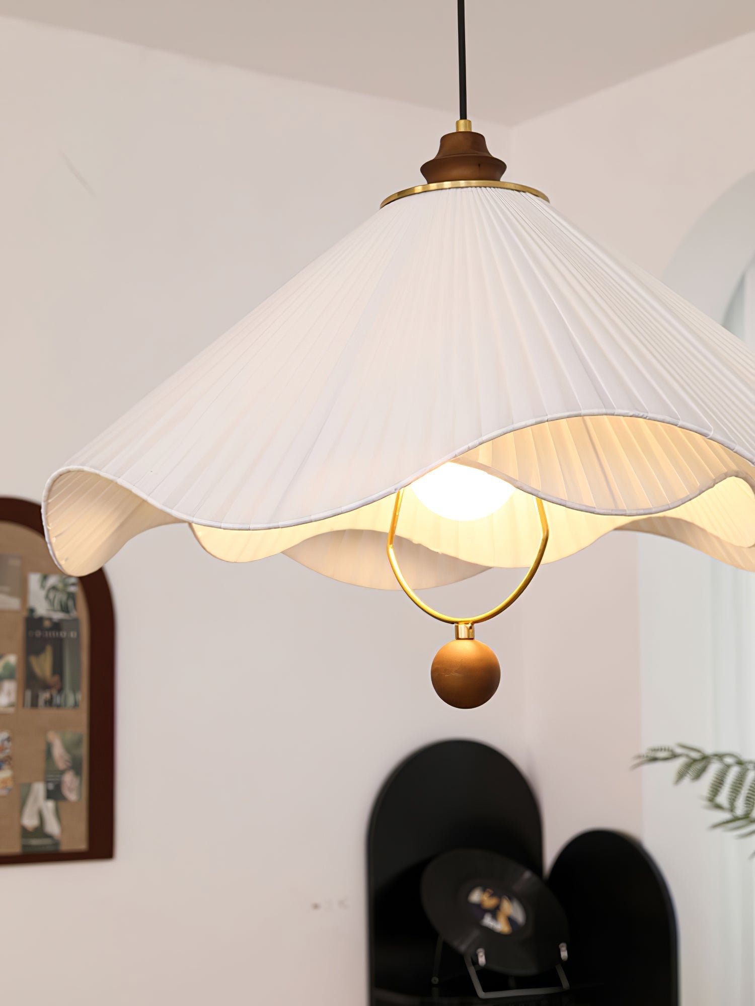 Scallop Edge Pendant Light Pendant light