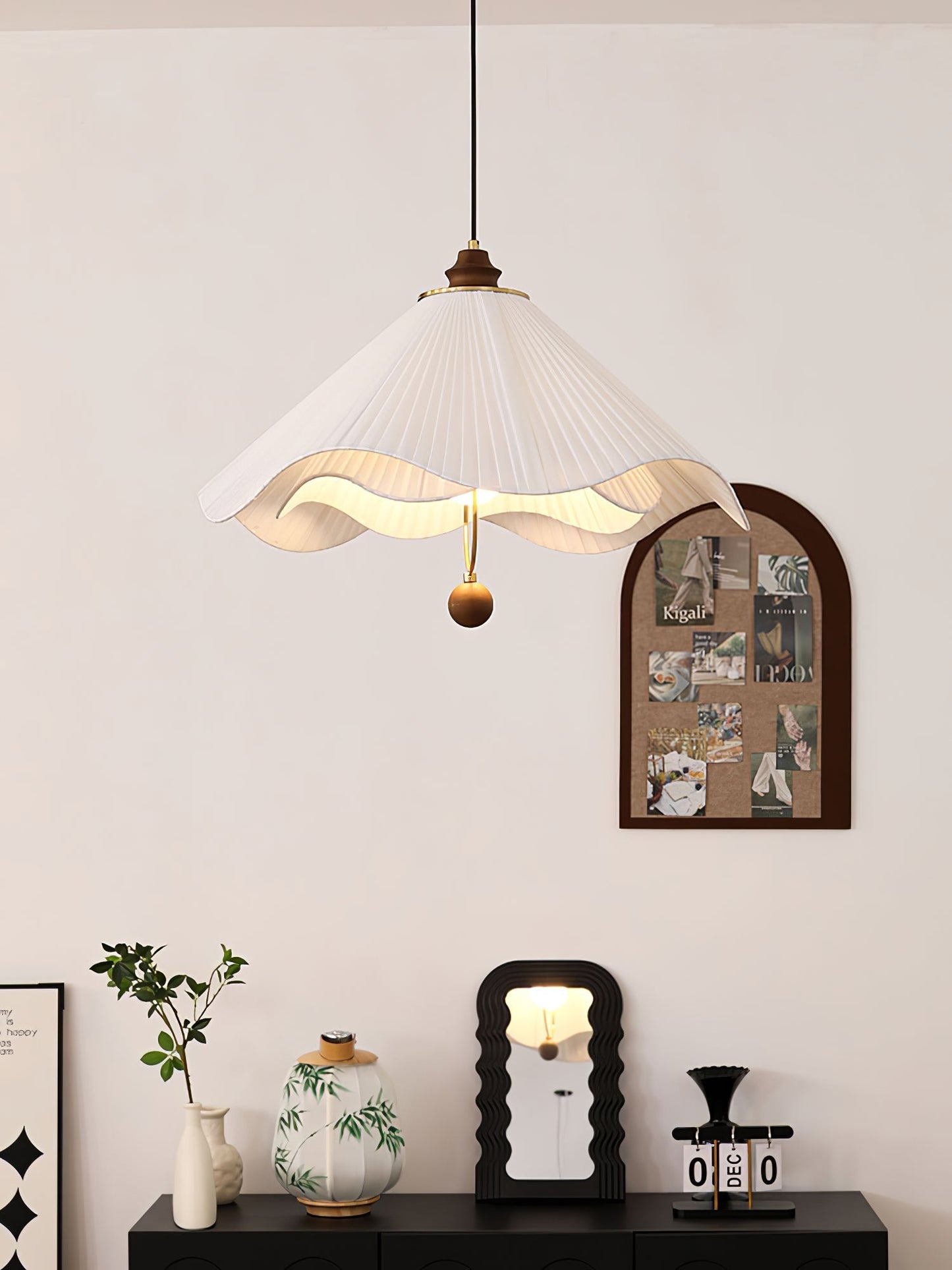 Scallop Edge Pendant Light Pendant light