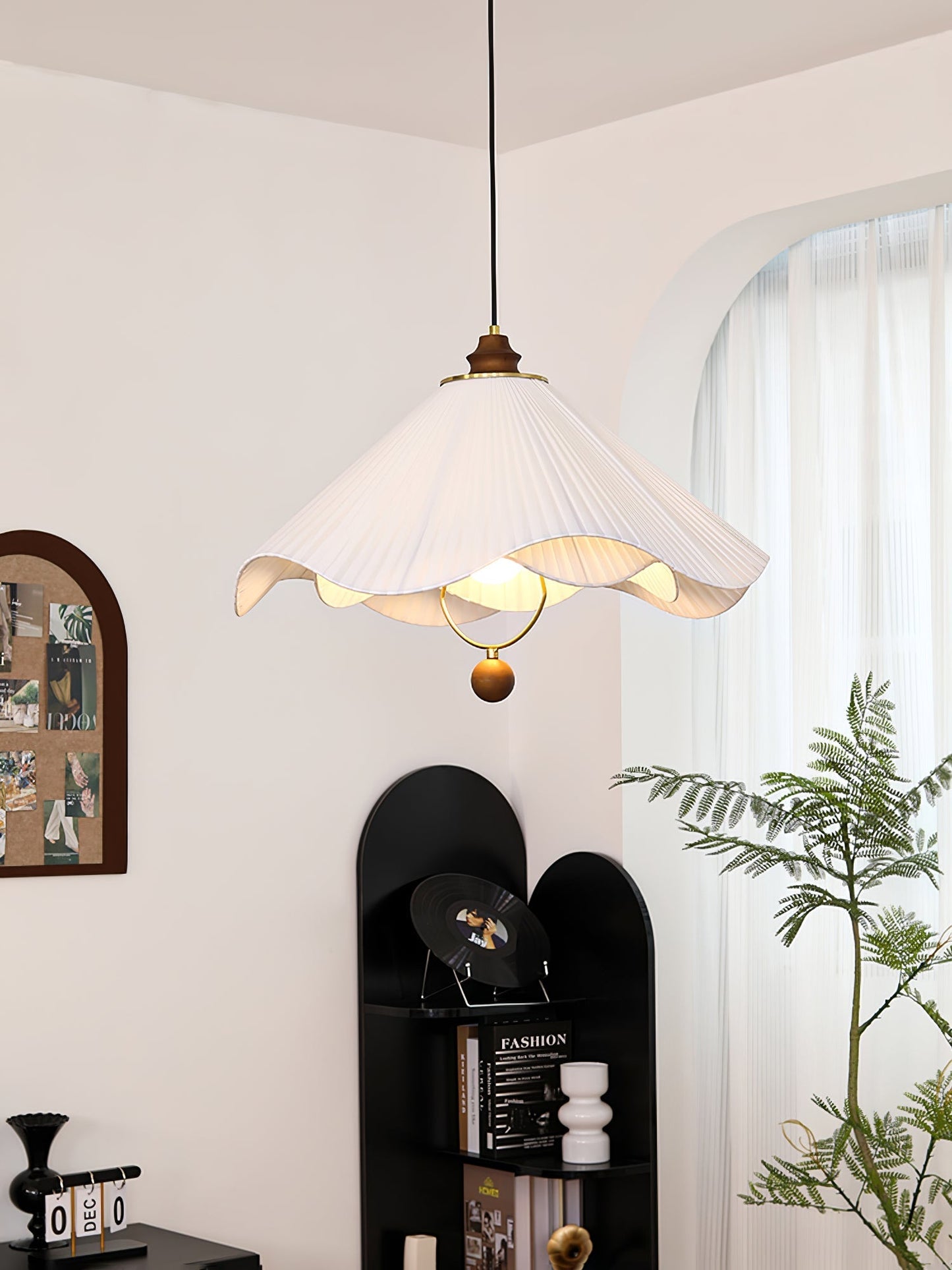 Scallop Edge Pendant Light Pendant light