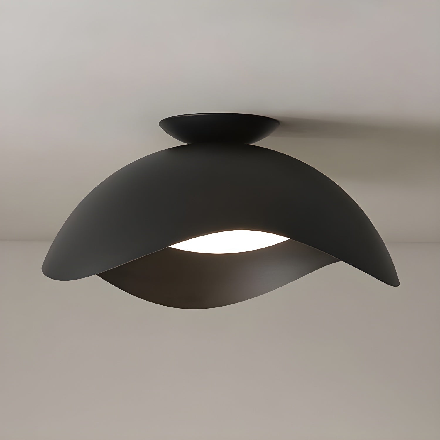 Serene Wave Ceiling Light ? 15.7″ x H 11.8″ / Black / Warm Light Ceiling lamp