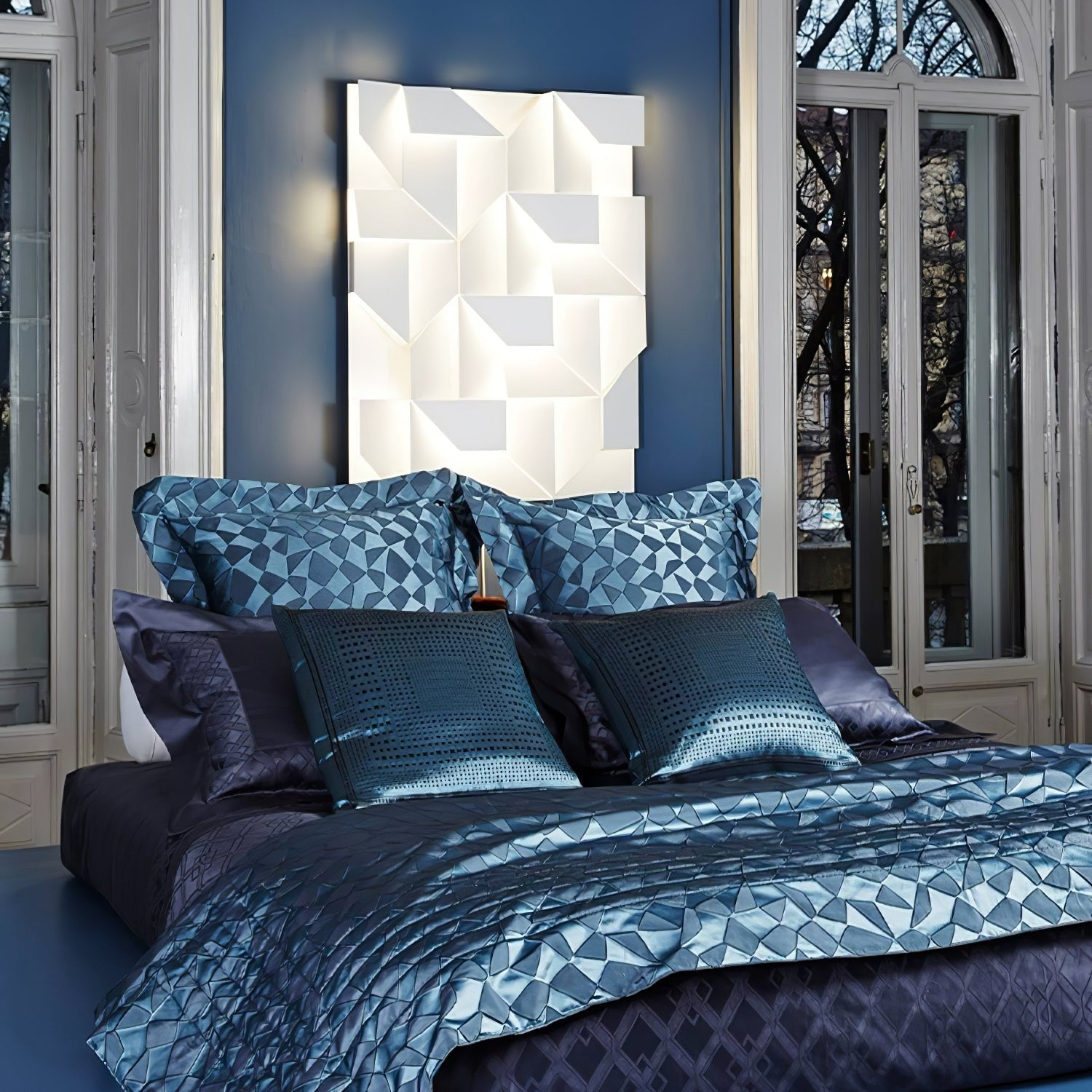 Shadows Rechargeable Grand Sconce Wall lamp