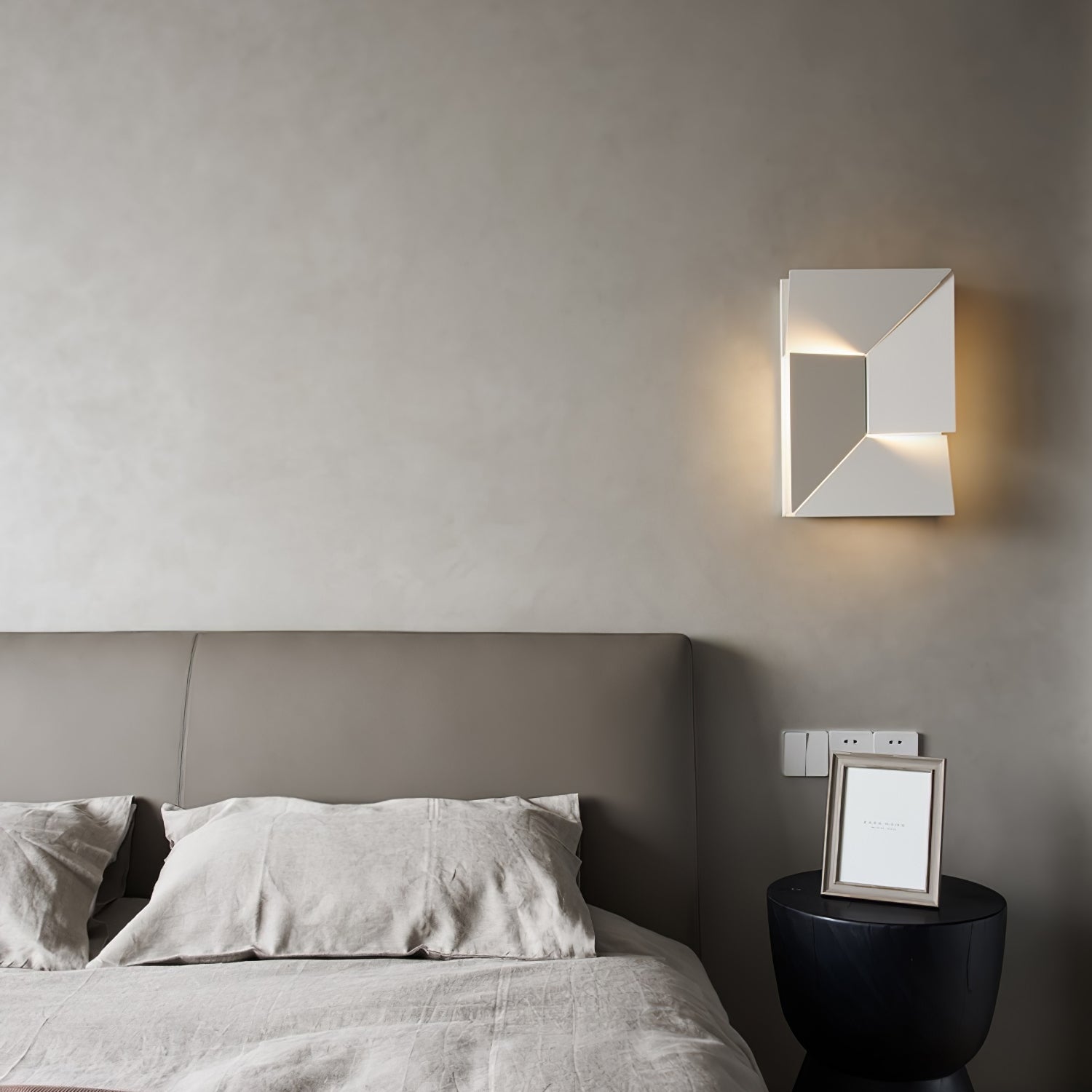 Shadows Rechargeable Grand Sconce Wall lamp