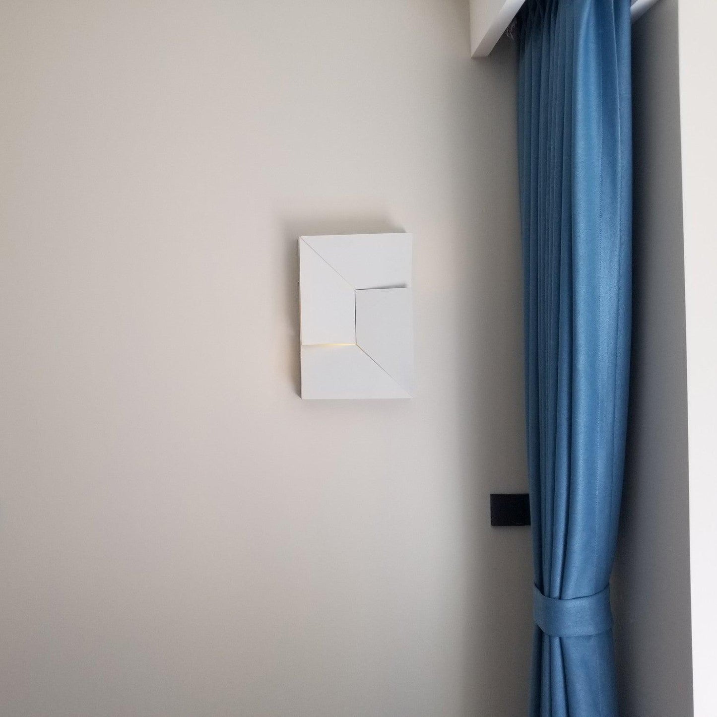 Shadows Rechargeable Grand Sconce Wall lamp