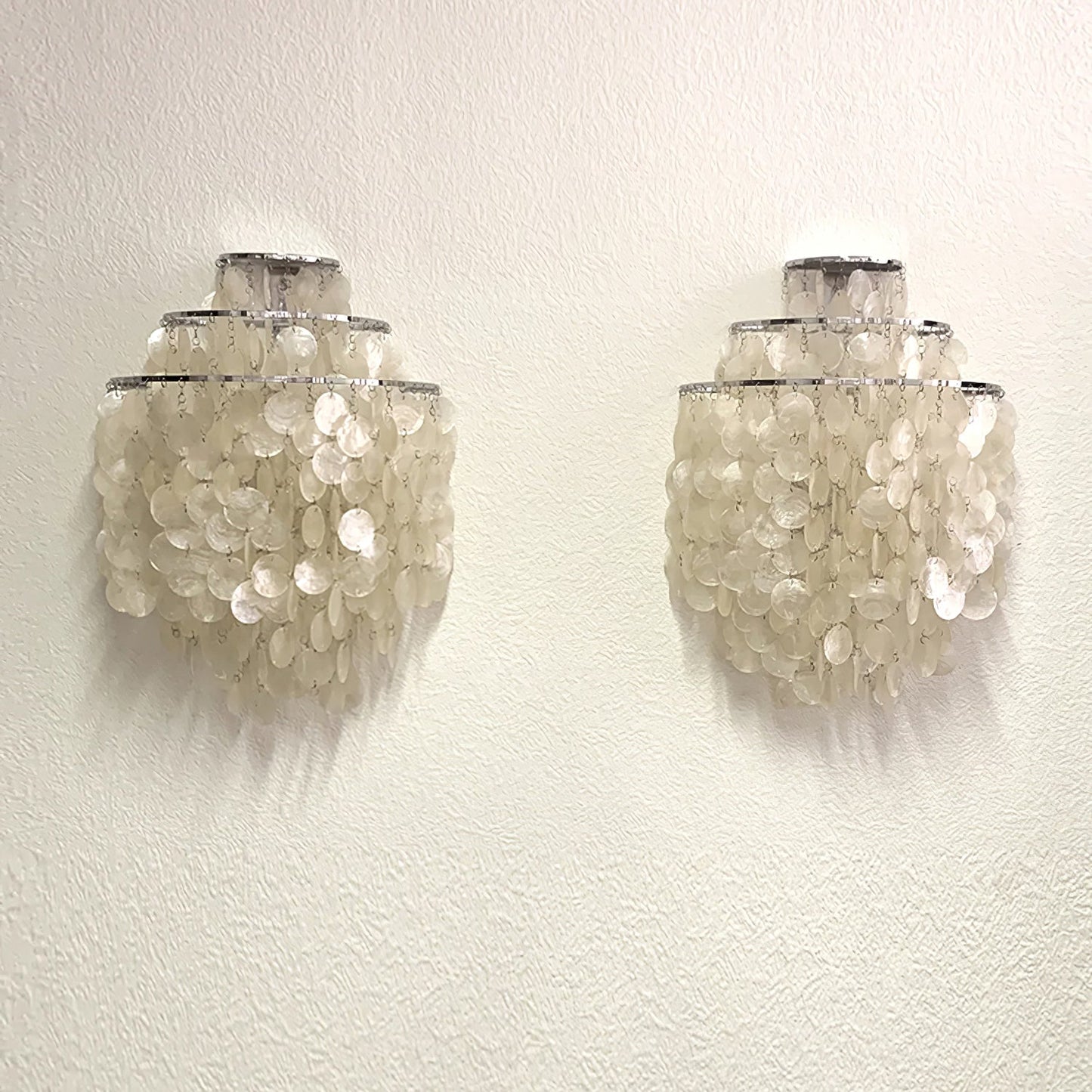 Shell Cascading Wall Light Dia 15.7″ x H 23.2″ / Chrome & White Shell / Set Of 2 Wall lamp