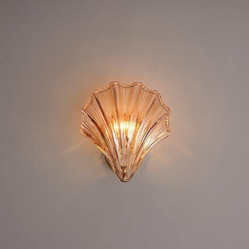Shell Wall Light Dia 7.9″x H 8.7″ / Dia 20cm x H 22cm / Brass & Amber Wall lamp