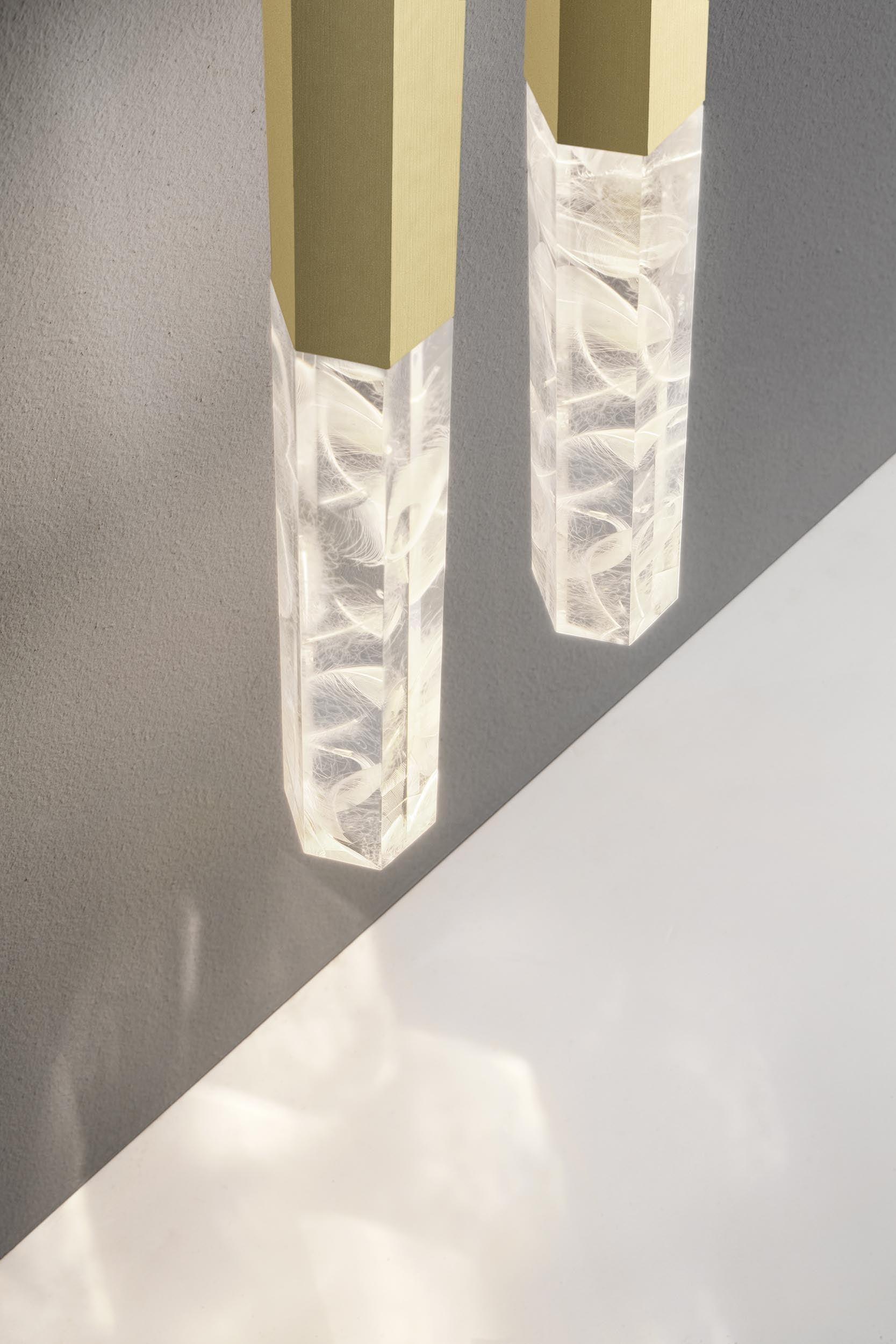 Shine Vertical Plumage Suspension Pendant light