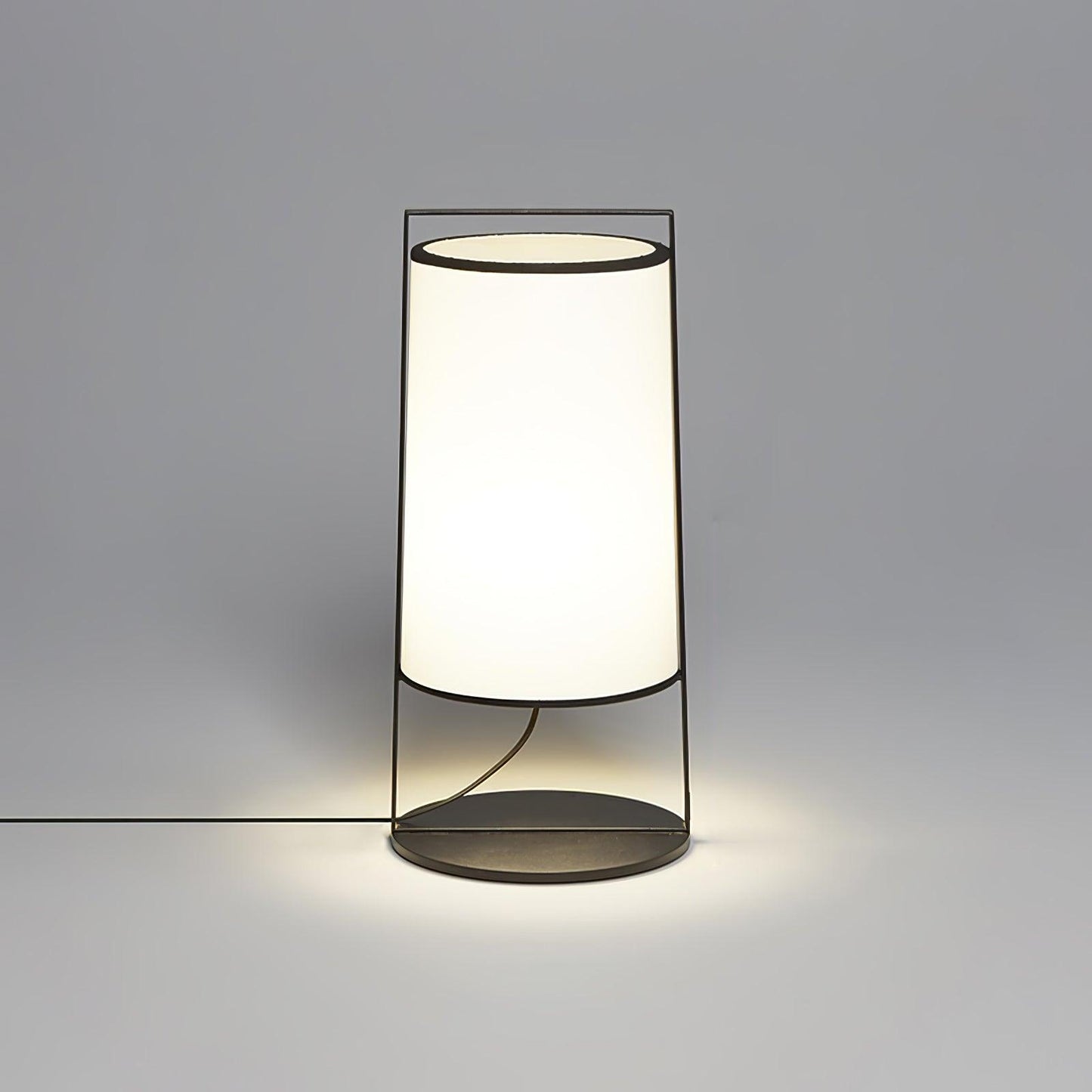 Silhouette Textile Floor Lamp Dia 9.4″ x H 19.7″ / Dia 24cm x H 50cm / Black & White / US Plug Floor lamp