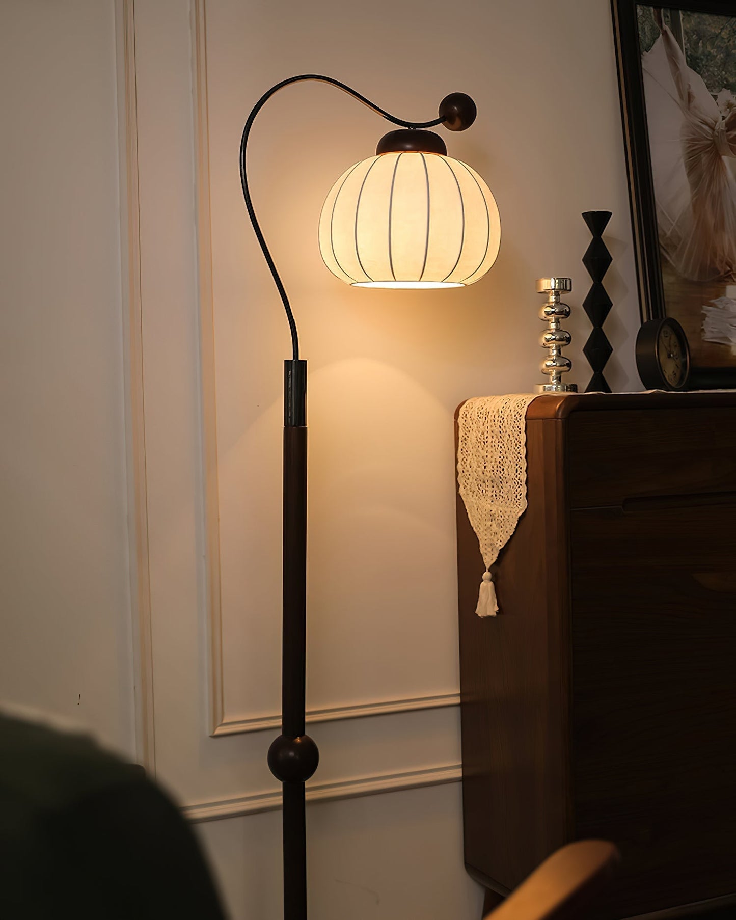 Silk Globe Floor Lamp Floor lamp