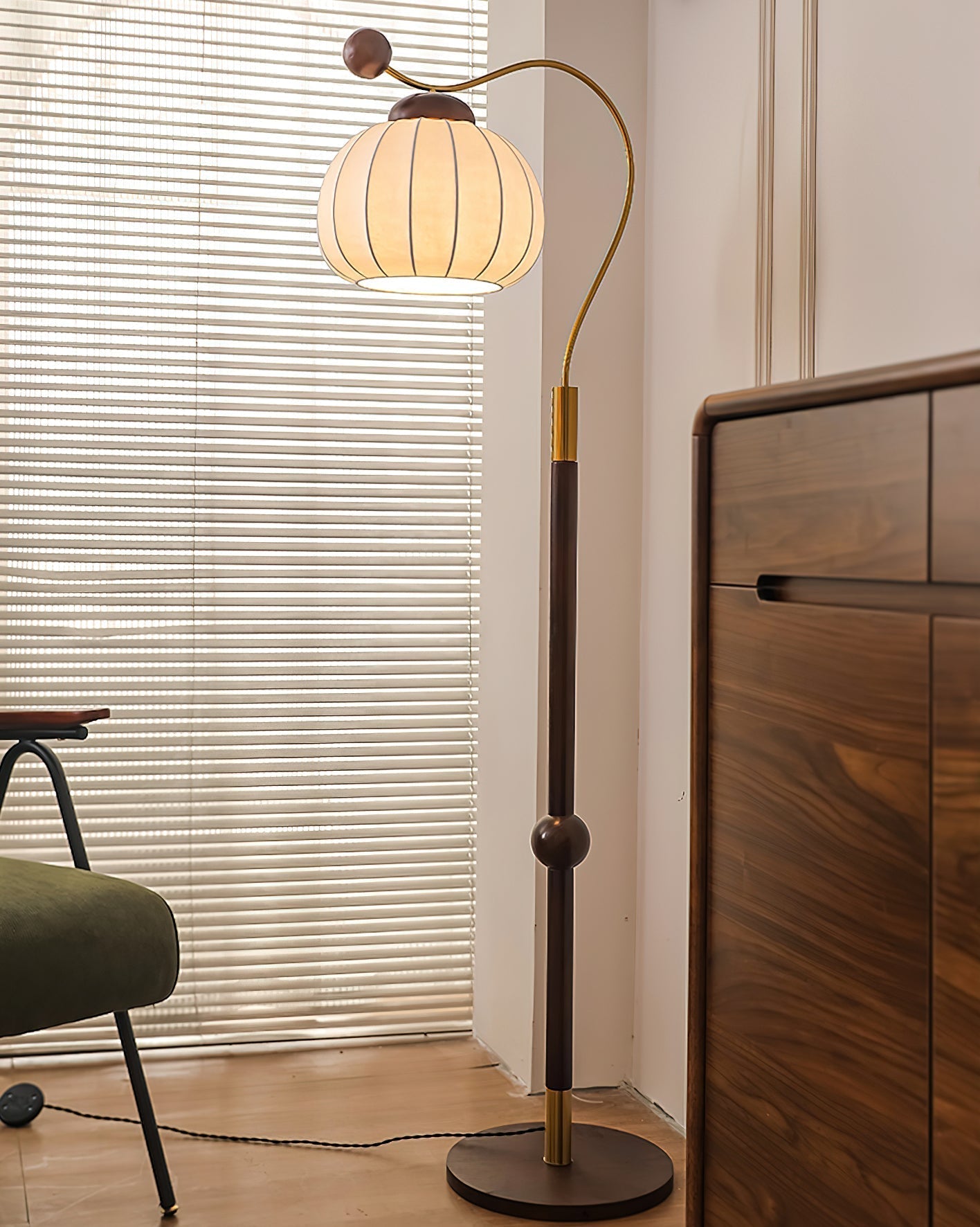 Silk Globe Floor Lamp Floor lamp