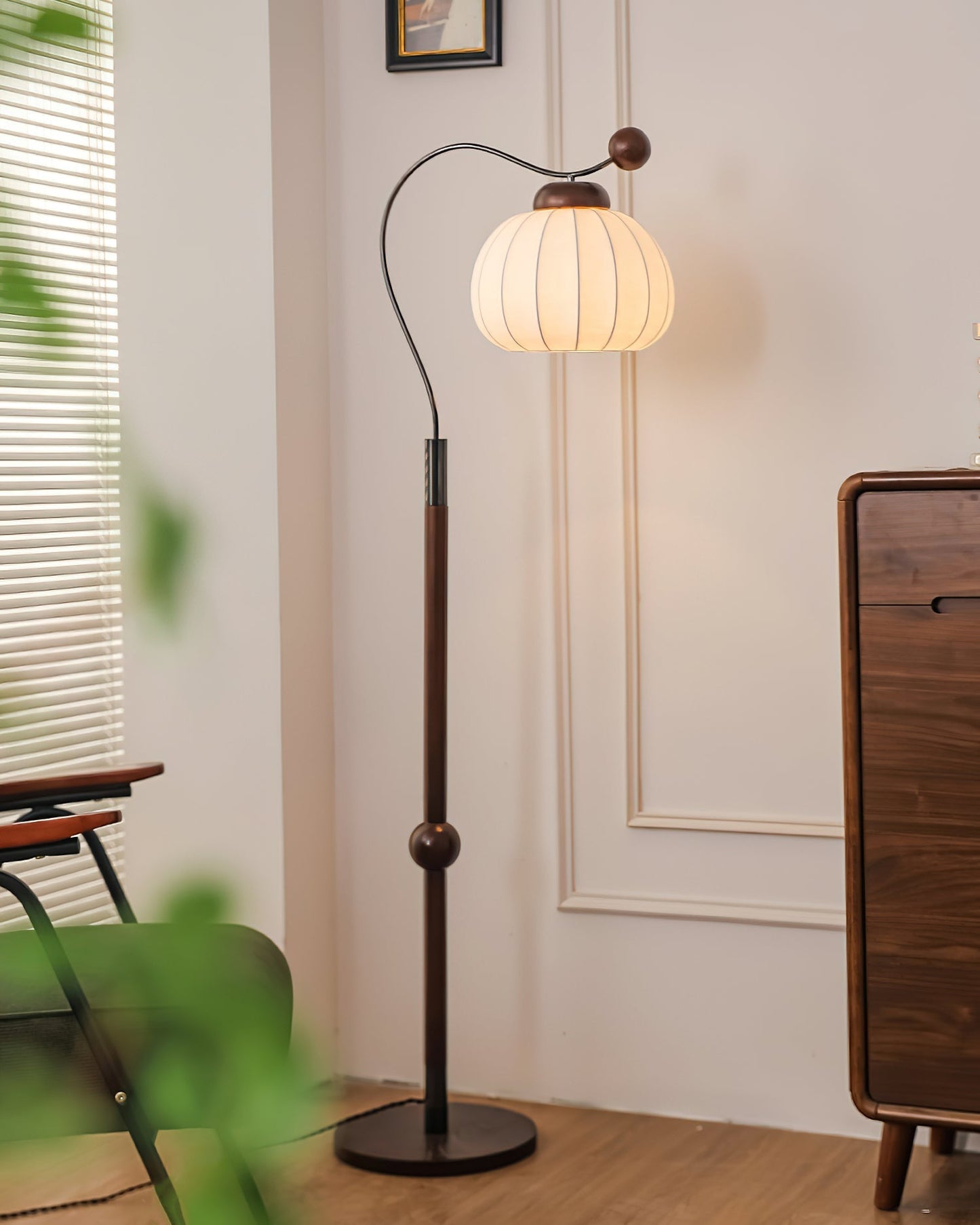 Silk Globe Floor Lamp Floor lamp