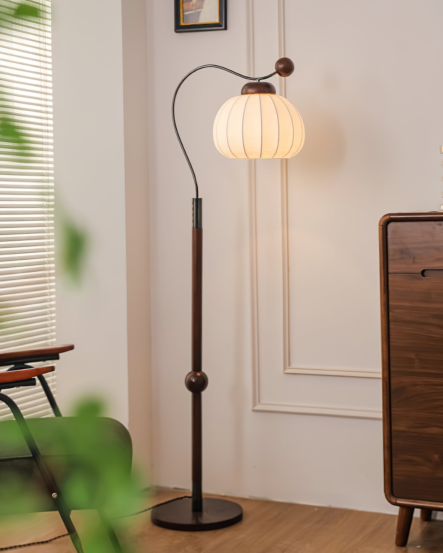 Silk Globe Floor Lamp Floor lamp