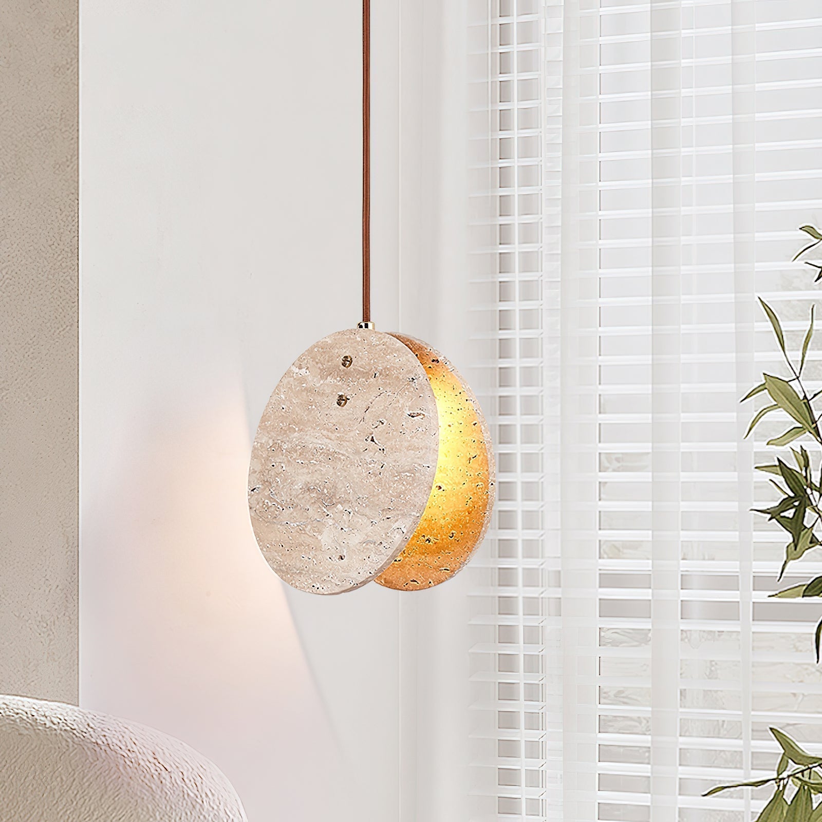 Solstice Stone Pendant Light Dia 7.9’’ x H 7.9’’ / Yellow Travertine pendant Lamp