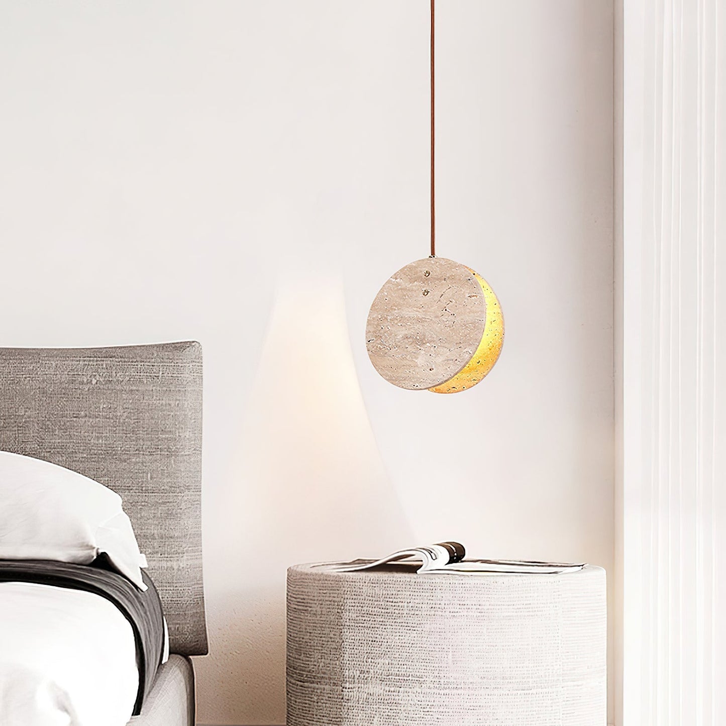 Solstice Stone Pendant Light Dia 7.9’’ x H 7.9’’ / Yellow Travertine pendant Lamp