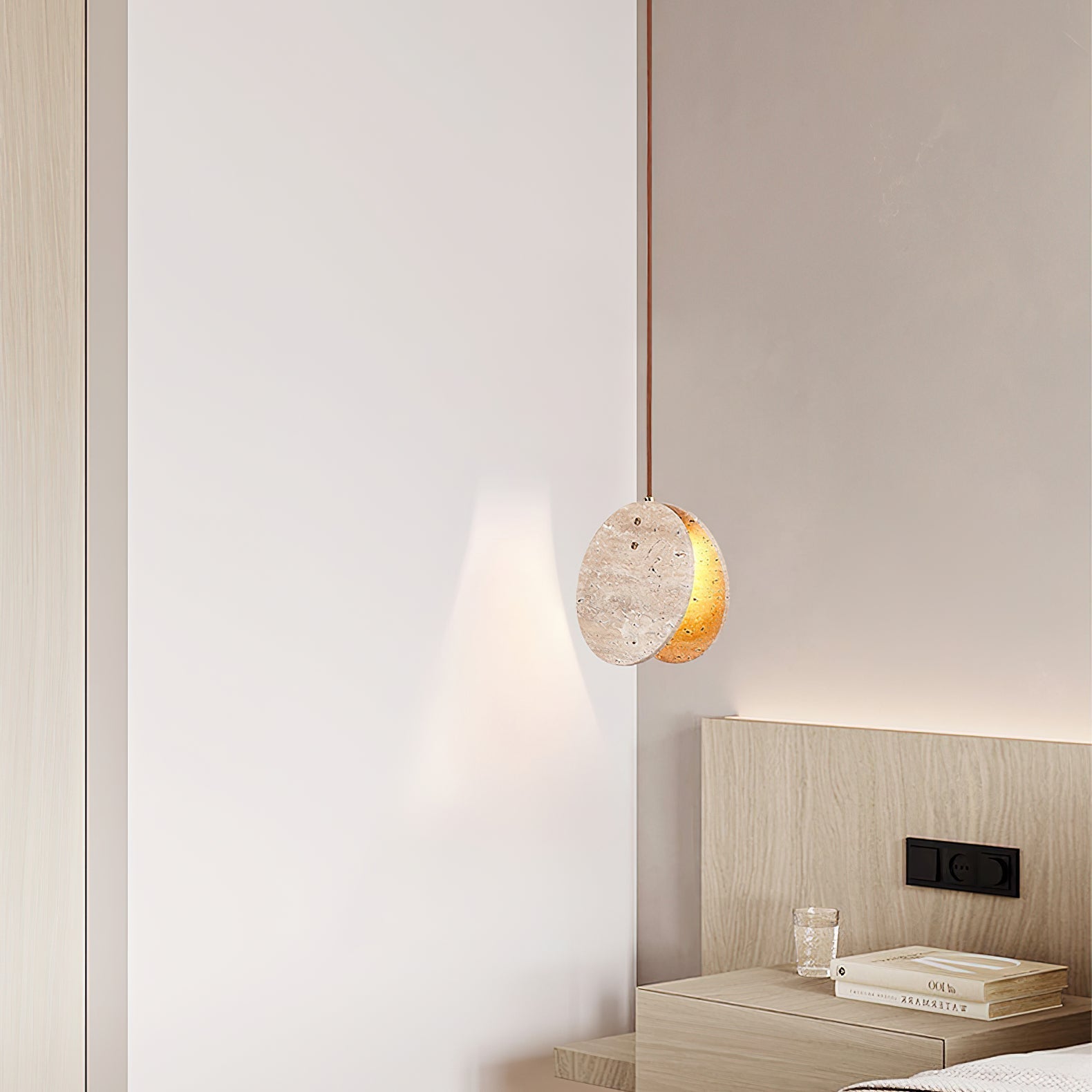 Solstice Stone Pendant Light Dia 7.9’’ x H 7.9’’ / Yellow Travertine pendant Lamp