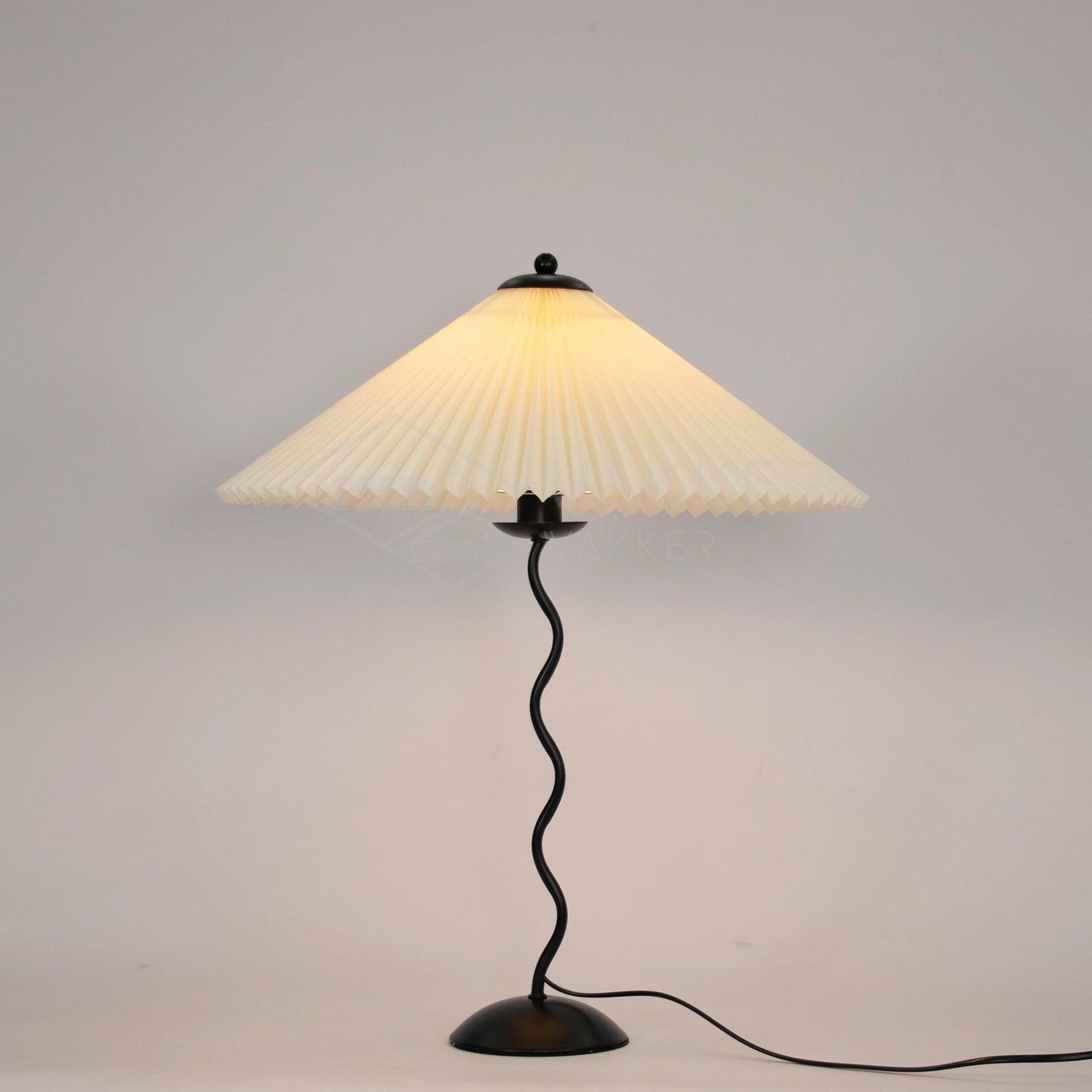 Squiggle Table Lamp Dia 17″ x H 23.6″ / Dia 43cm x H 60cm / Black & Beige / US Plug Table lamp