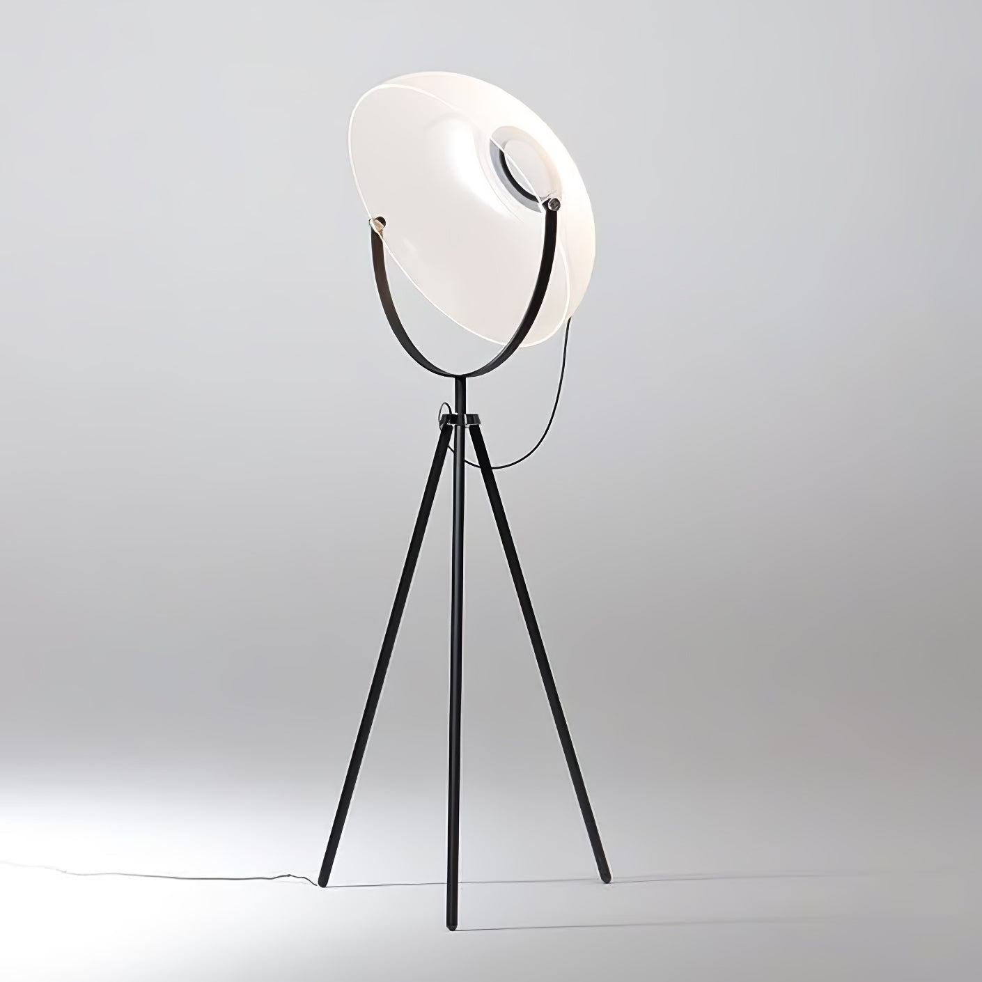 Stilnovo Floor Lamp Dia 19.7″ x H 57″ / Dia 50cm x H 145cm / Black / US Plug Floor lamp