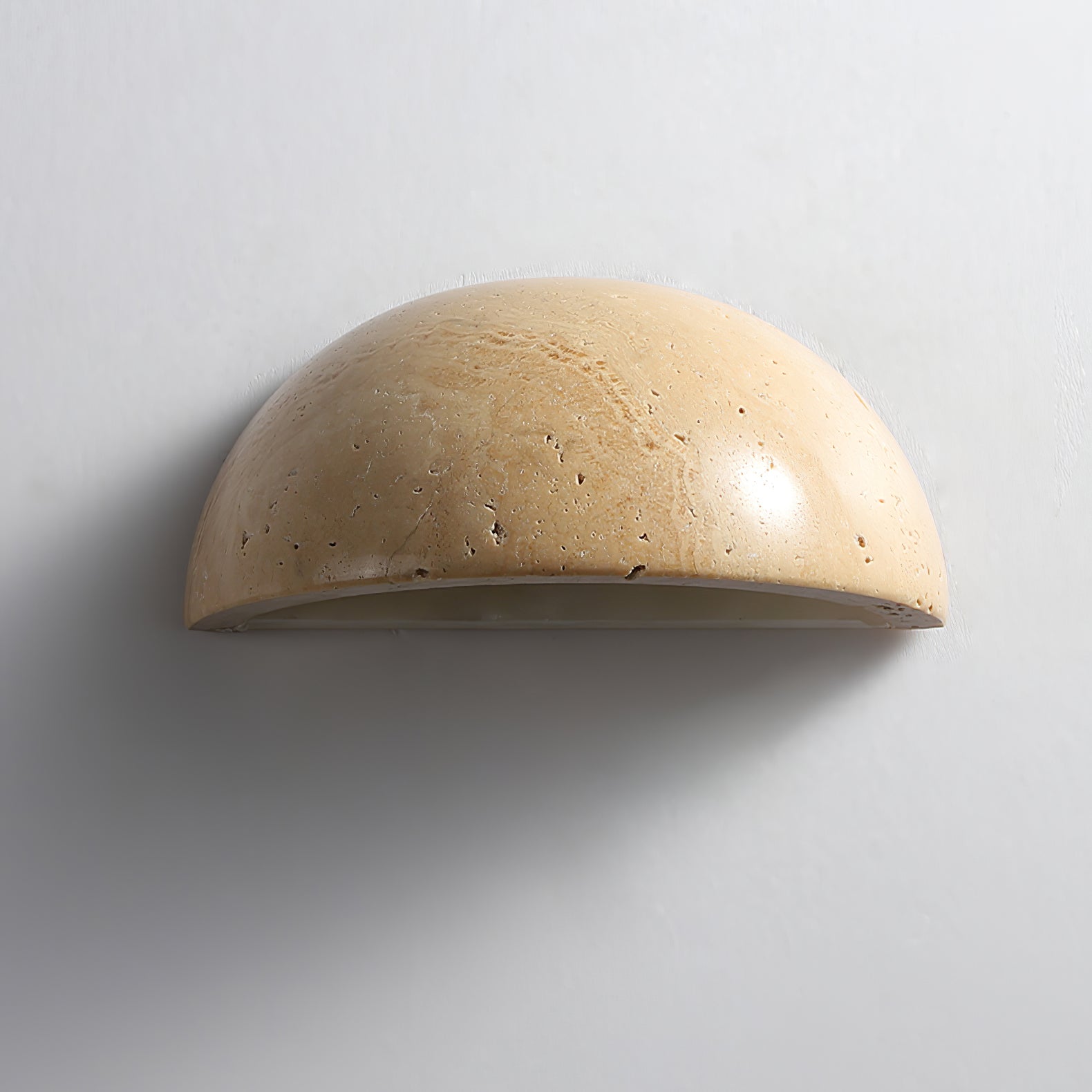 Stone Dusk Wall Light Dia 5.9’’ x H 2.8’’ / Yellow Travertine / Warm Light Wall lamp
