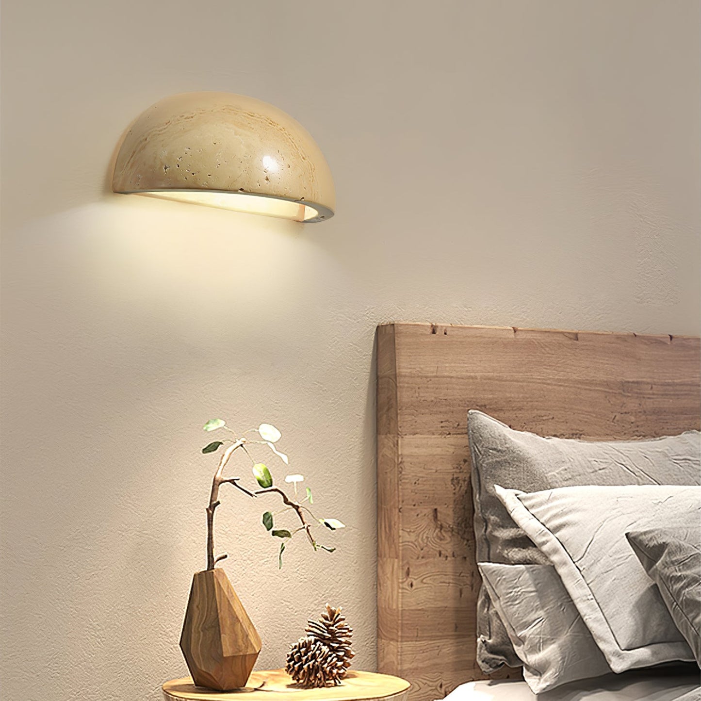 Stone Dusk Wall Light Dia 5.9’’ x H 2.8’’ / Yellow Travertine / Warm Light Wall lamp