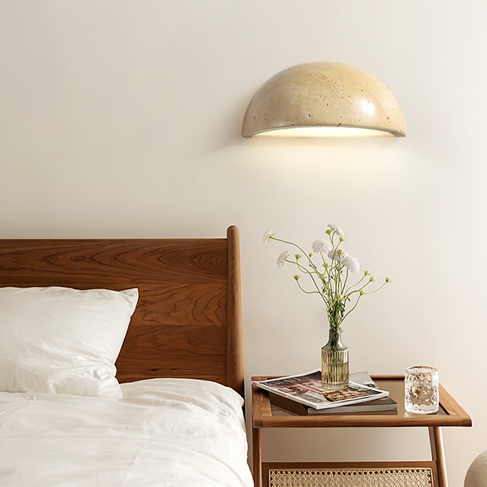 Stone Dusk Wall Light Dia 5.9’’ x H 2.8’’ / Yellow Travertine / Warm Light Wall lamp