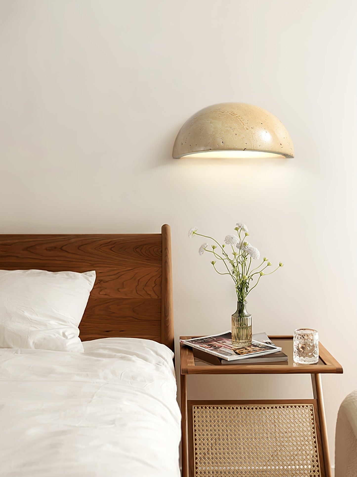 Stone Dusk Wall Light Dia 5.9’’ x H 2.8’’ / Yellow Travertine / Warm Light Wall lamp