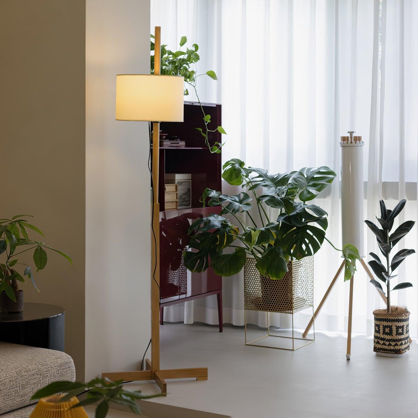 Svelte Silhouette Floor Lamp Floor lamp