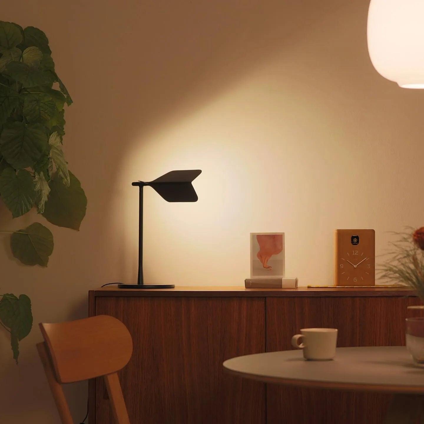 Pivot Ease Table Lamp Table lamp