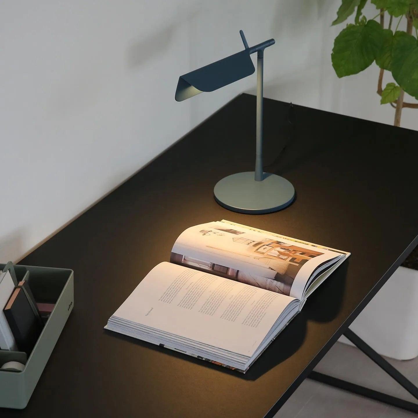 Pivot Ease Table Lamp Table lamp