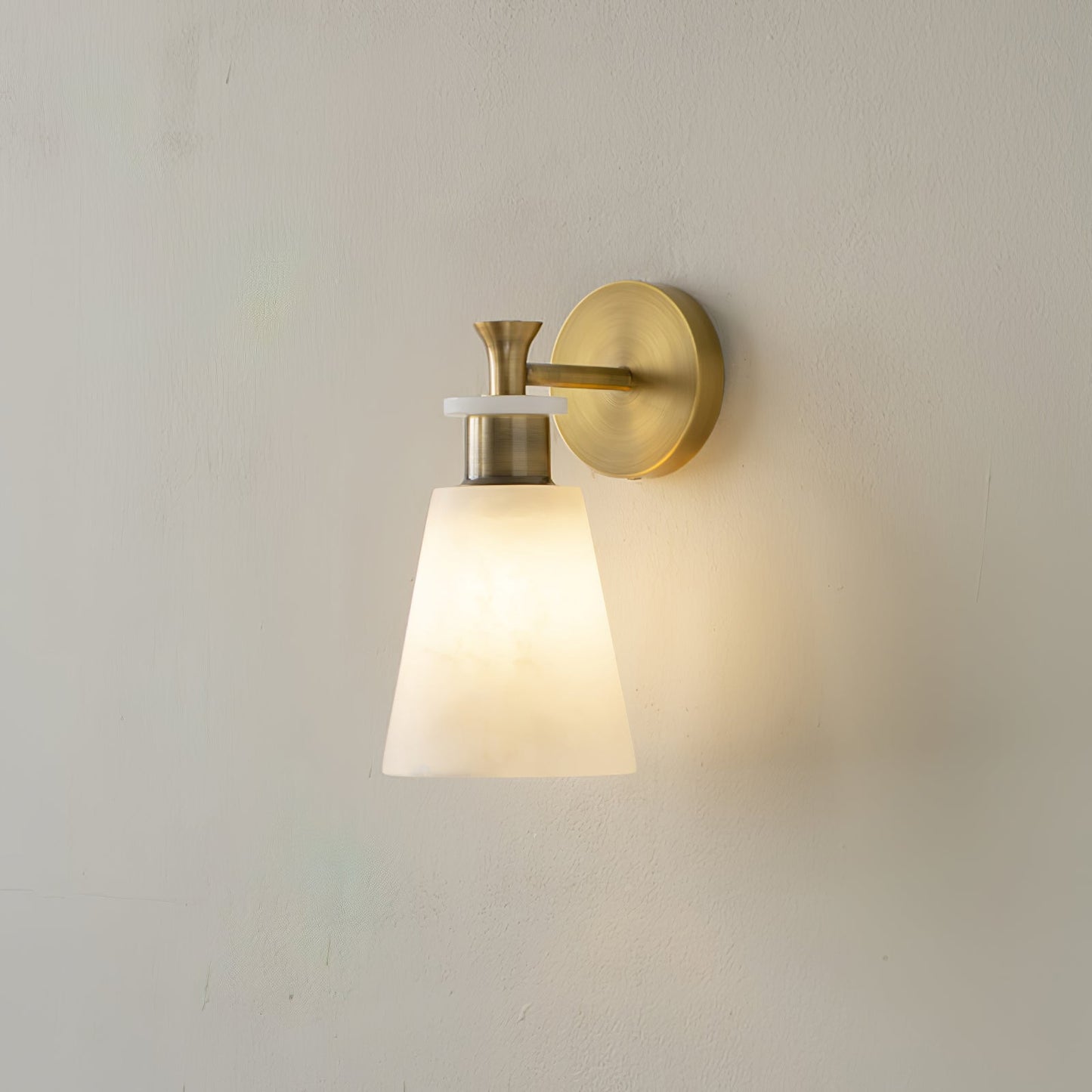 Tapered Alabaster Wall Sconce Dia 4.7″ x H 9.8″ / Dia 12cm x H 25cm / Antique Copper / Single Wall lamp