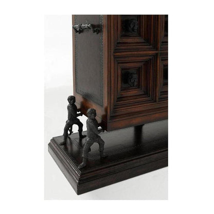 Theodore Alexander The Humorous Chest