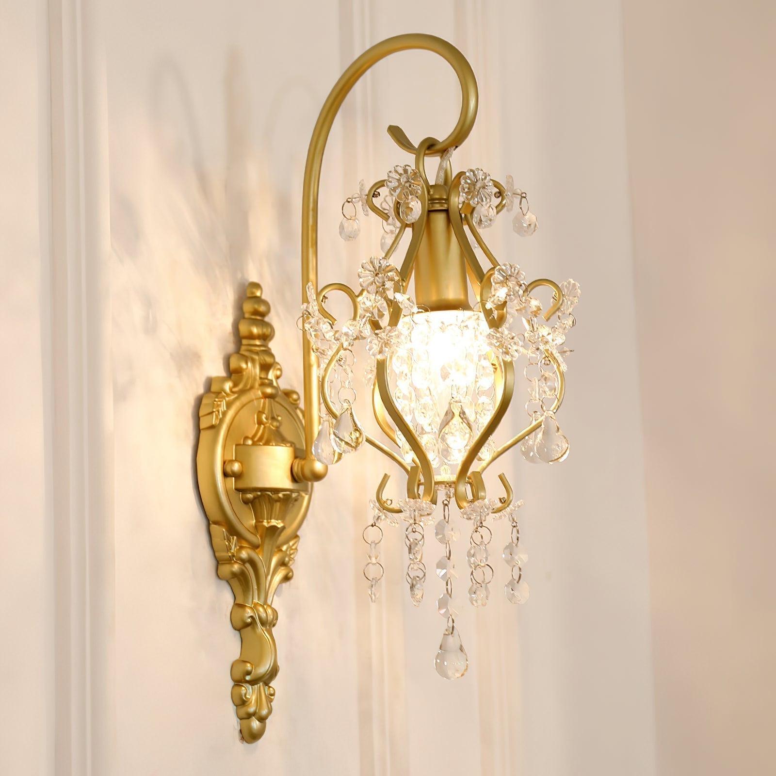 Timon Crystal Wall Lamp W 6.7″ x D 8.7″x H 15.7″ / W 17cm x D 22cm x H 40cm / Gold / 1 Piece Wall lamp