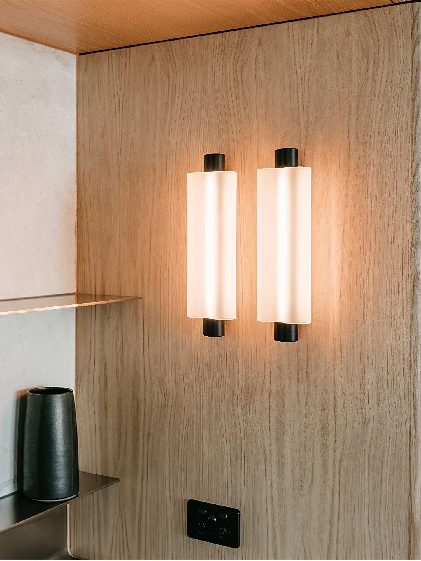 Trillium Wall Sconce Wall lamp