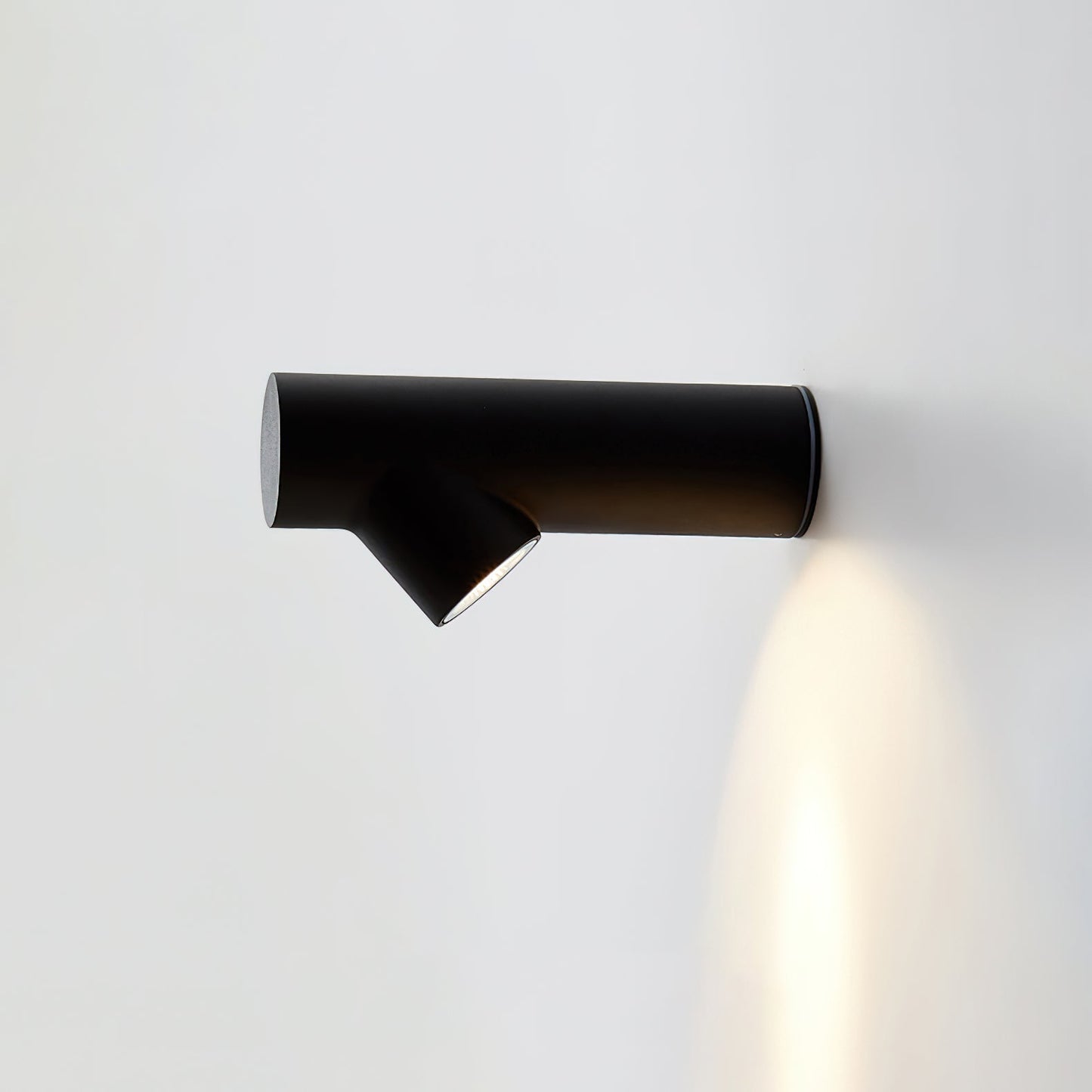 Pipeline Tube Wall Sconce Dia 2.4″ x H 3.9″ x L 9.1″ / Black & Warm Light / Single Wall lamp