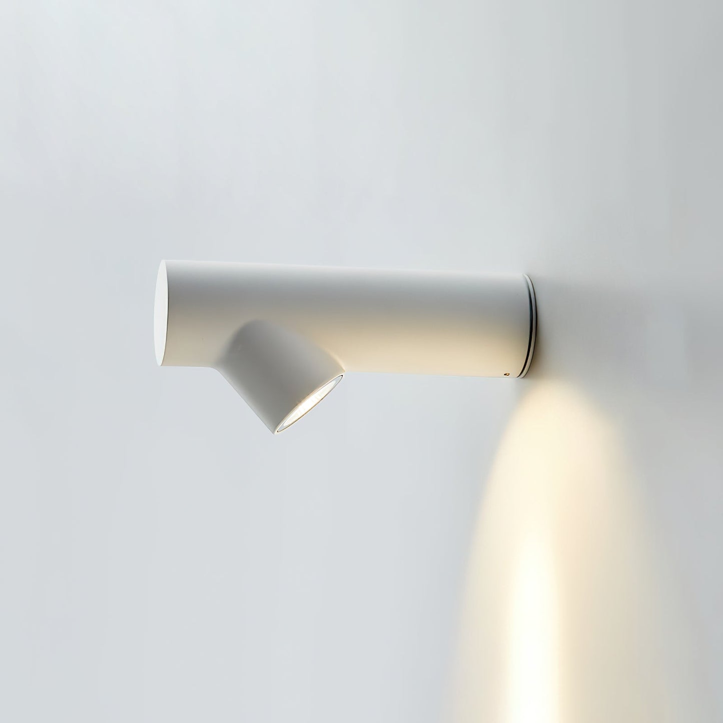 Pipeline Tube Wall Sconce Dia 2.4″ x H 3.9″ x L 9.1″ / White & Warm Light / Single Wall lamp