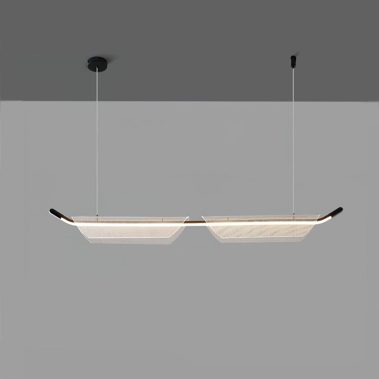 Two Boats Acrylic Pendant Light L 31.5’’ x W 3.9’’ x H 5’’ / L 80cm x W 10cm x H 13cm / Black & Clear / Warm light