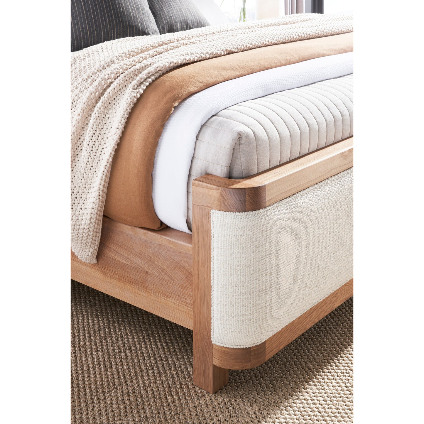 Vanguard Form Bed