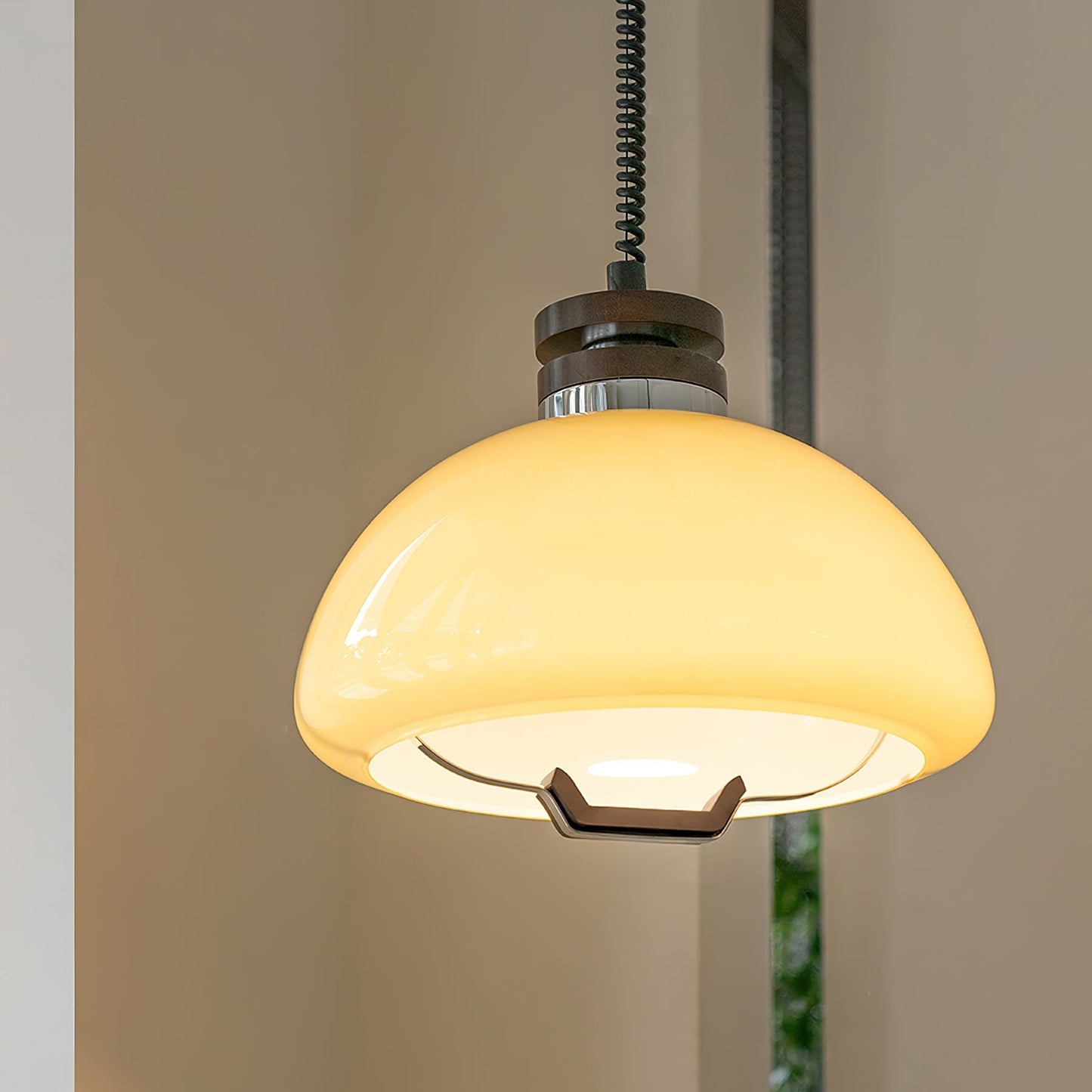 Vela Pudding Pendant Light Dia 15.7″ x H 12.5″ / Beige Pendant light
