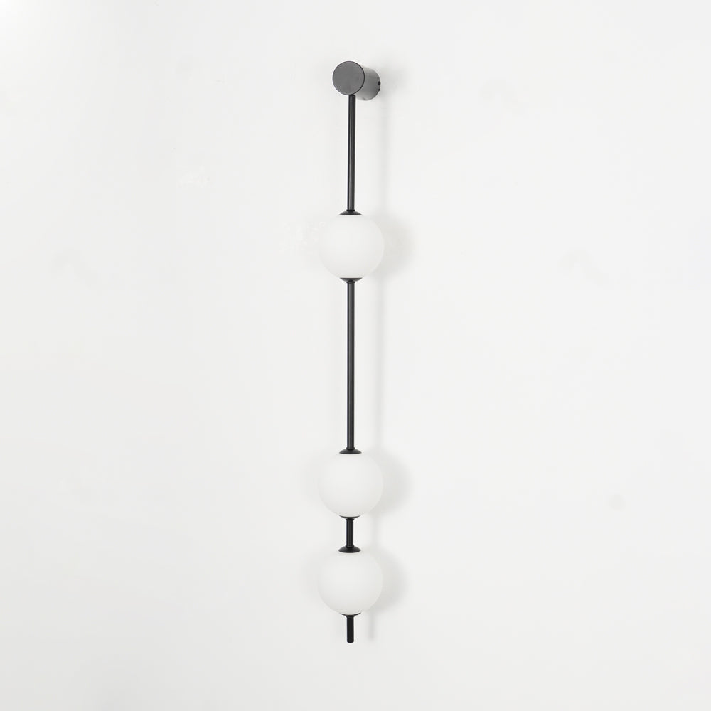 Vertical Balls Wall Lamp 3 Lamps: Dia 4.7″ x H 40.6″ / Dia 12cm x H 103cm / Black & Plastic Ball / Warm White Wall lamp