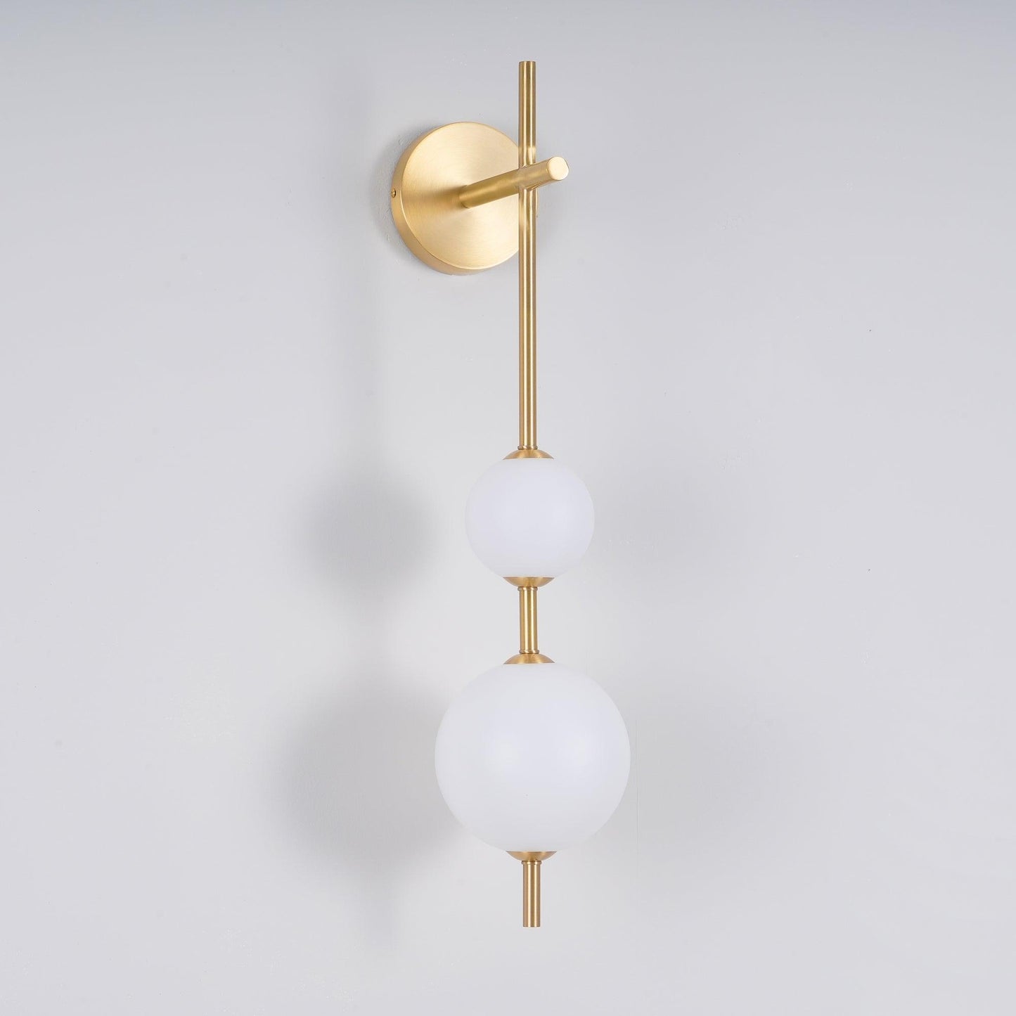 Vertical Globe Plug-in Wall Lamp 1001 Wall lamp
