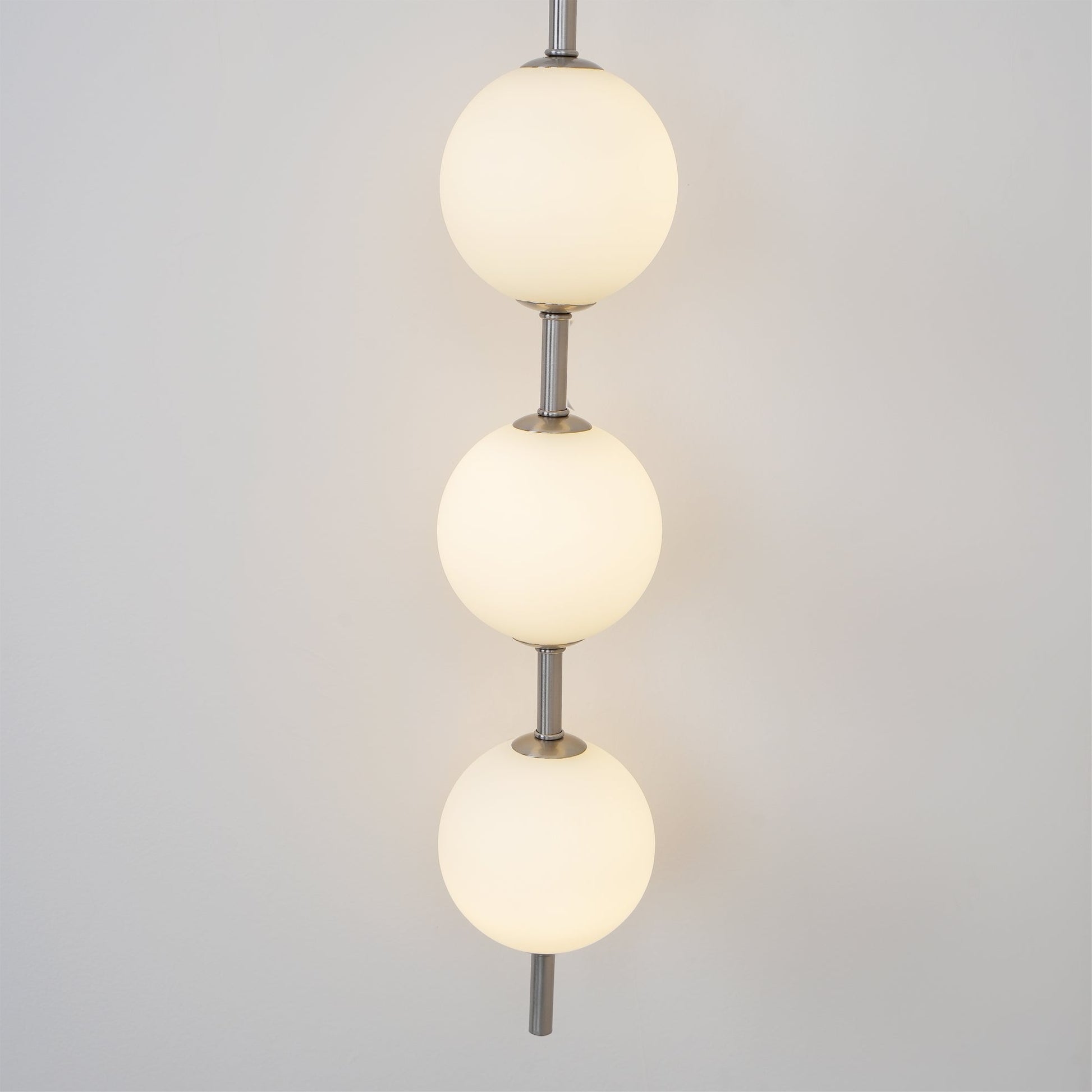 Vertical Globe Plug-in Wall Lamp 1001 Wall lamp