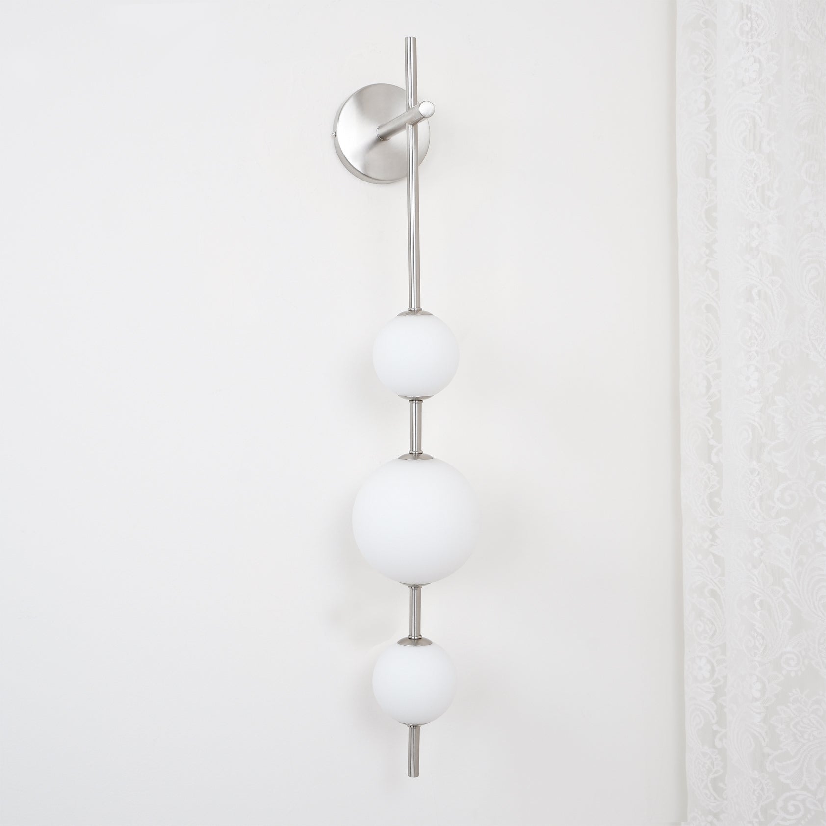 Vertical Globe Plug-in Wall Lamp 1001 Wall lamp