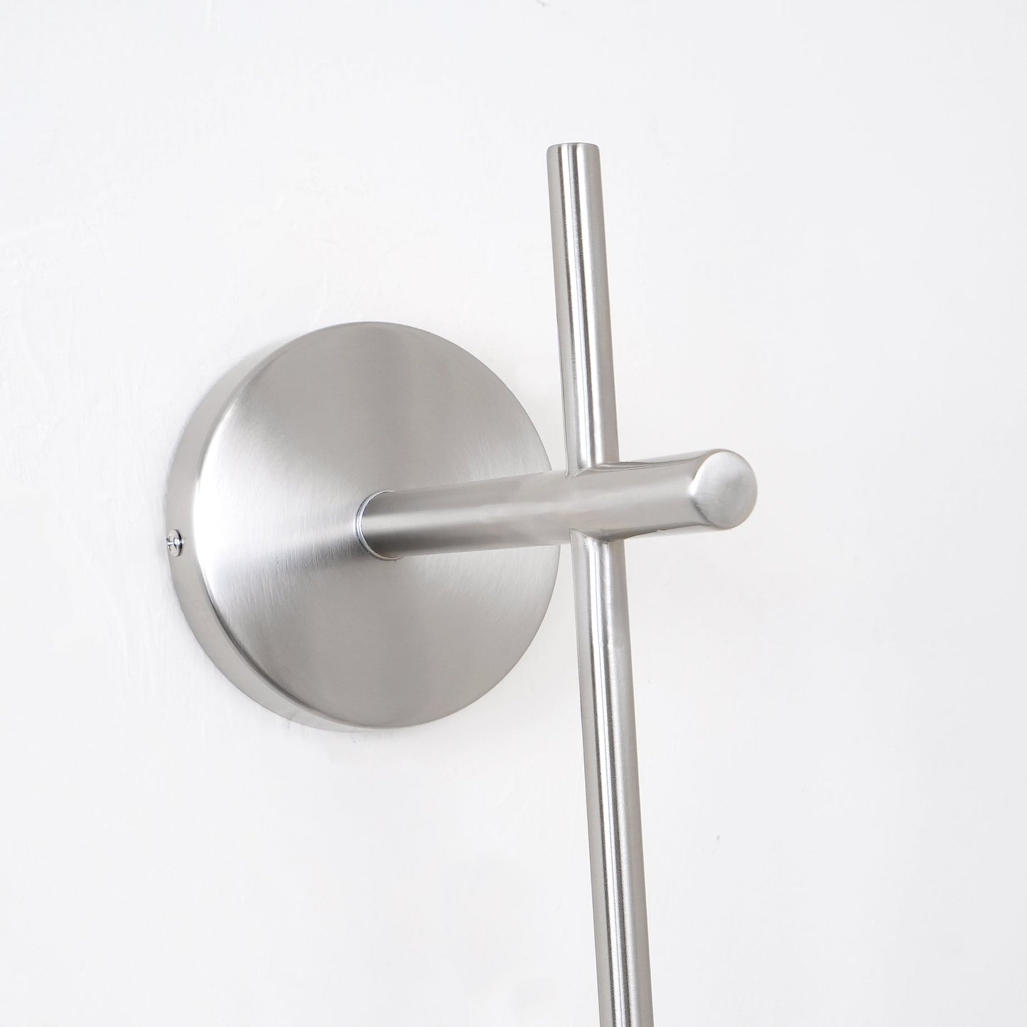 Vertical Globe Plug-in Wall Lamp 1001 Wall lamp