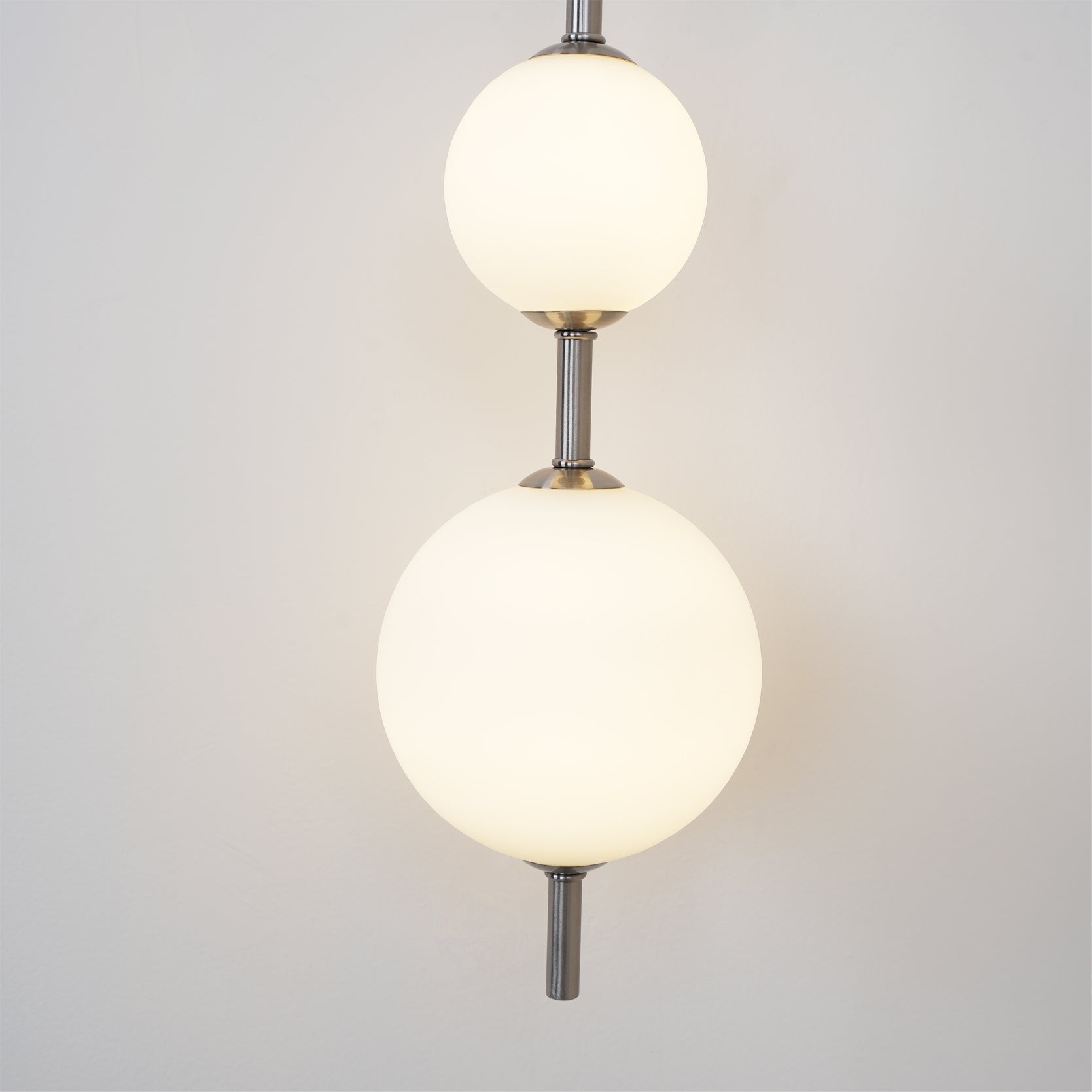 Vertical Globe Plug-in Wall Lamp 1001 Wall lamp