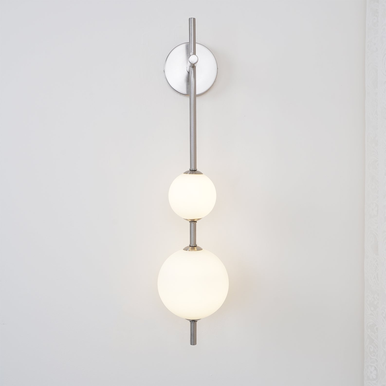 Vertical Globe Plug-in Wall Lamp 1001 Wall lamp