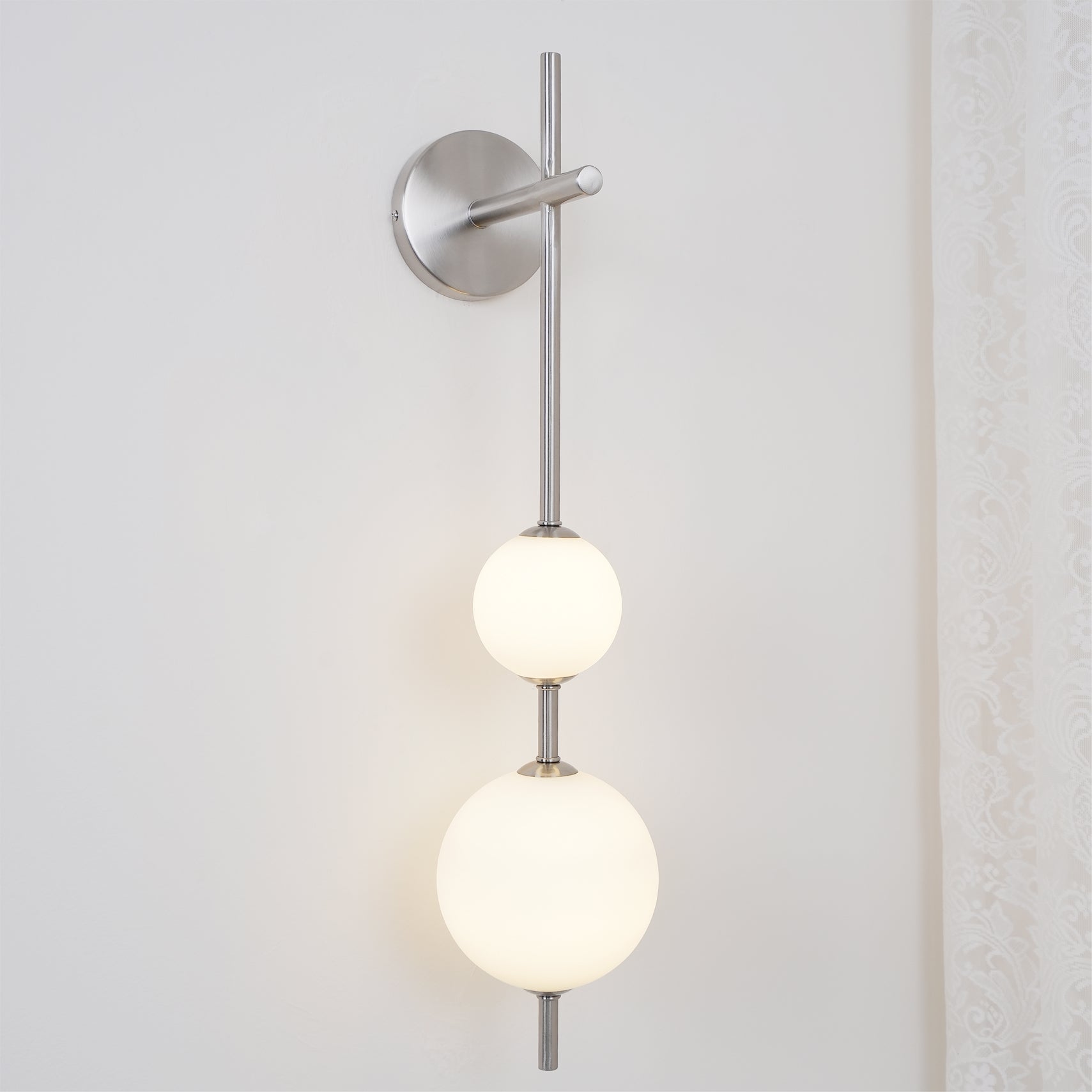 Vertical Globe Plug-in Wall Lamp 1001 Wall lamp