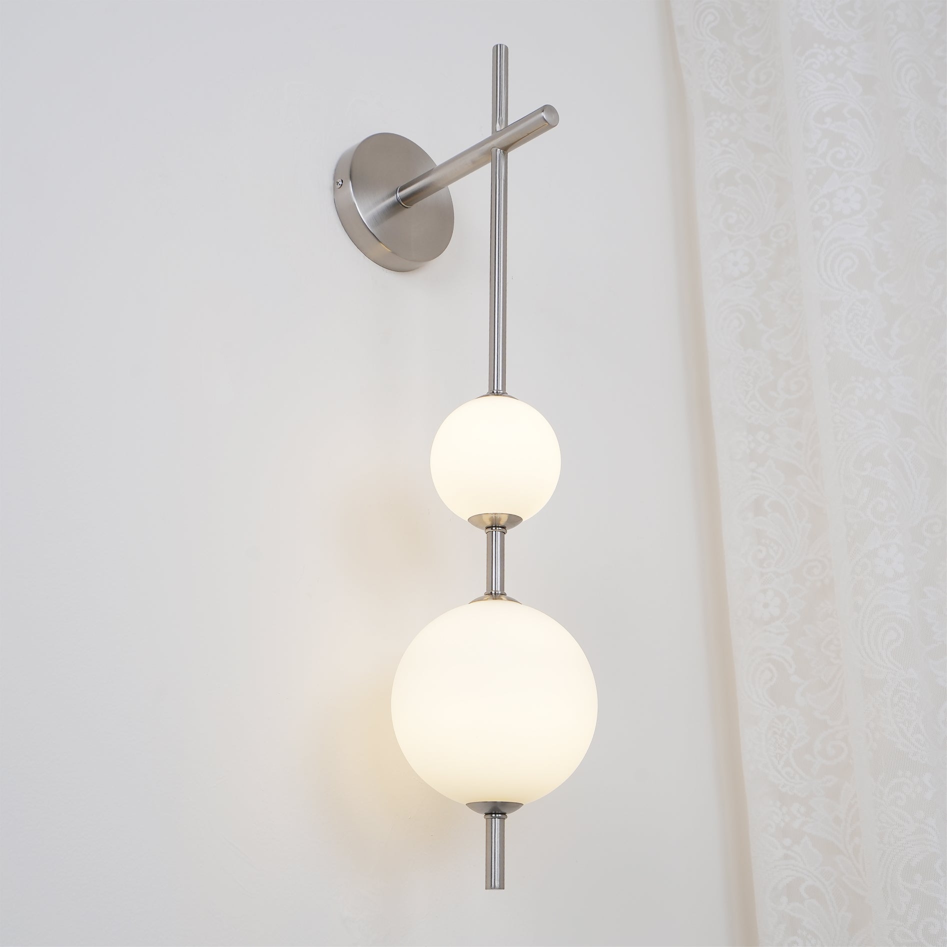 Vertical Globe Plug-in Wall Lamp 1001 Wall lamp