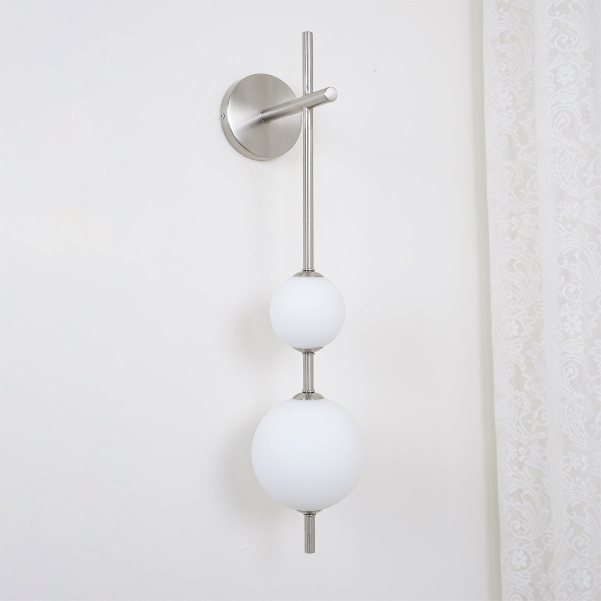 Vertical Globe Plug-in Wall Lamp 1001 Wall lamp