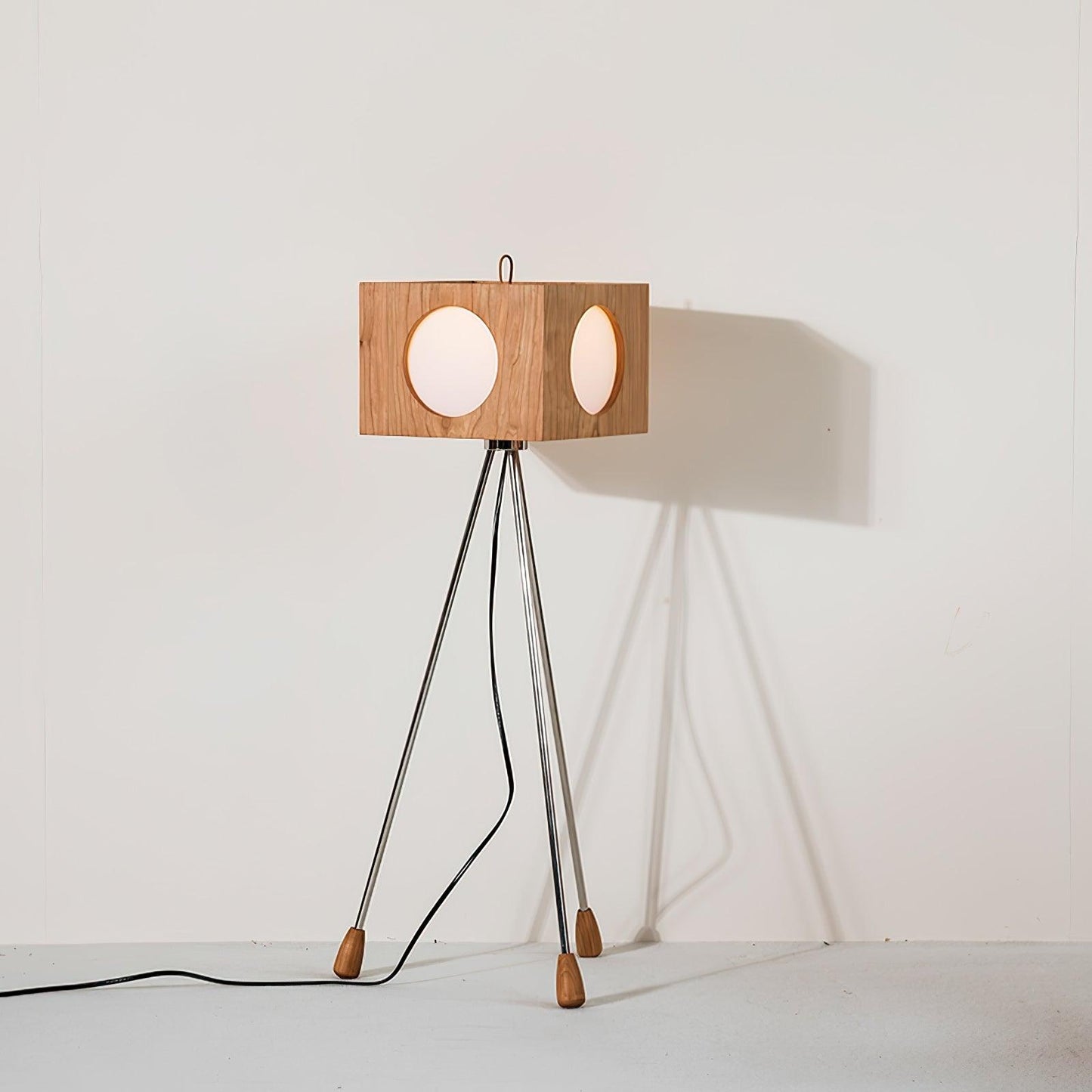 Vintage Tripod Camera Floor Lamp L 19.7″ x W 16.5″ x H 39.4″ / L 50cm x W 42cm x H 100cm (Cherry wood lamp base)