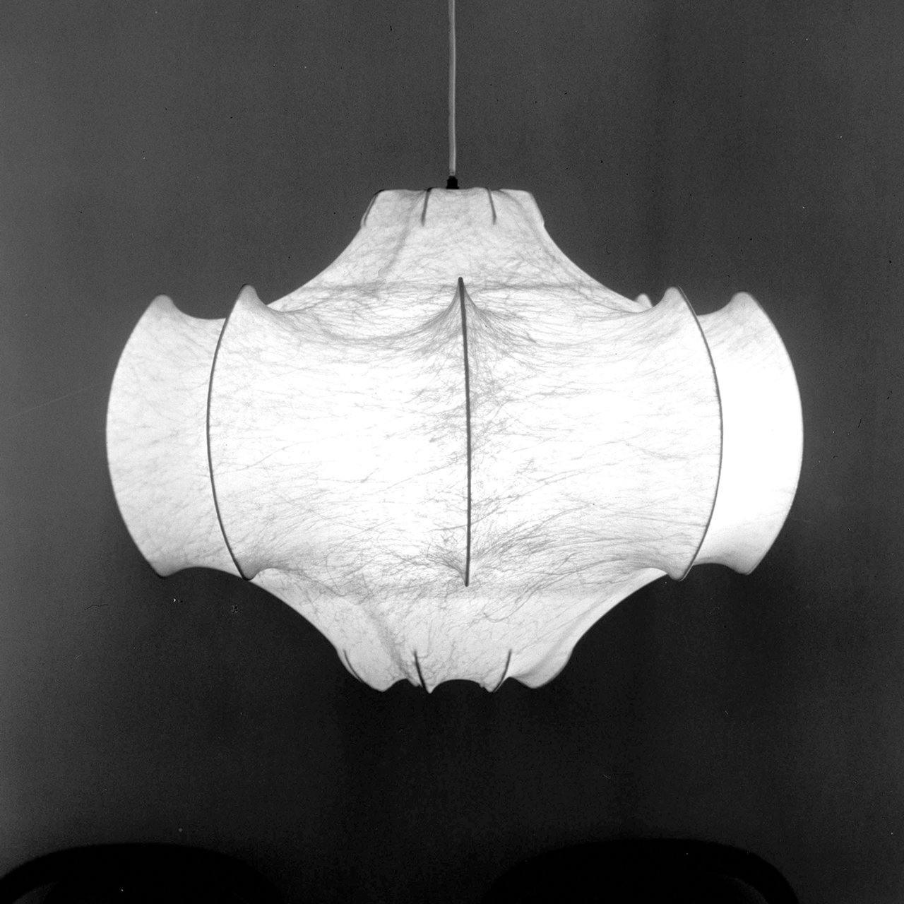 Veil Cocoon Pendant Lamp ? 26.8″ x H 19.3″ / Dia 68cm x H 49cm / White Pendant light