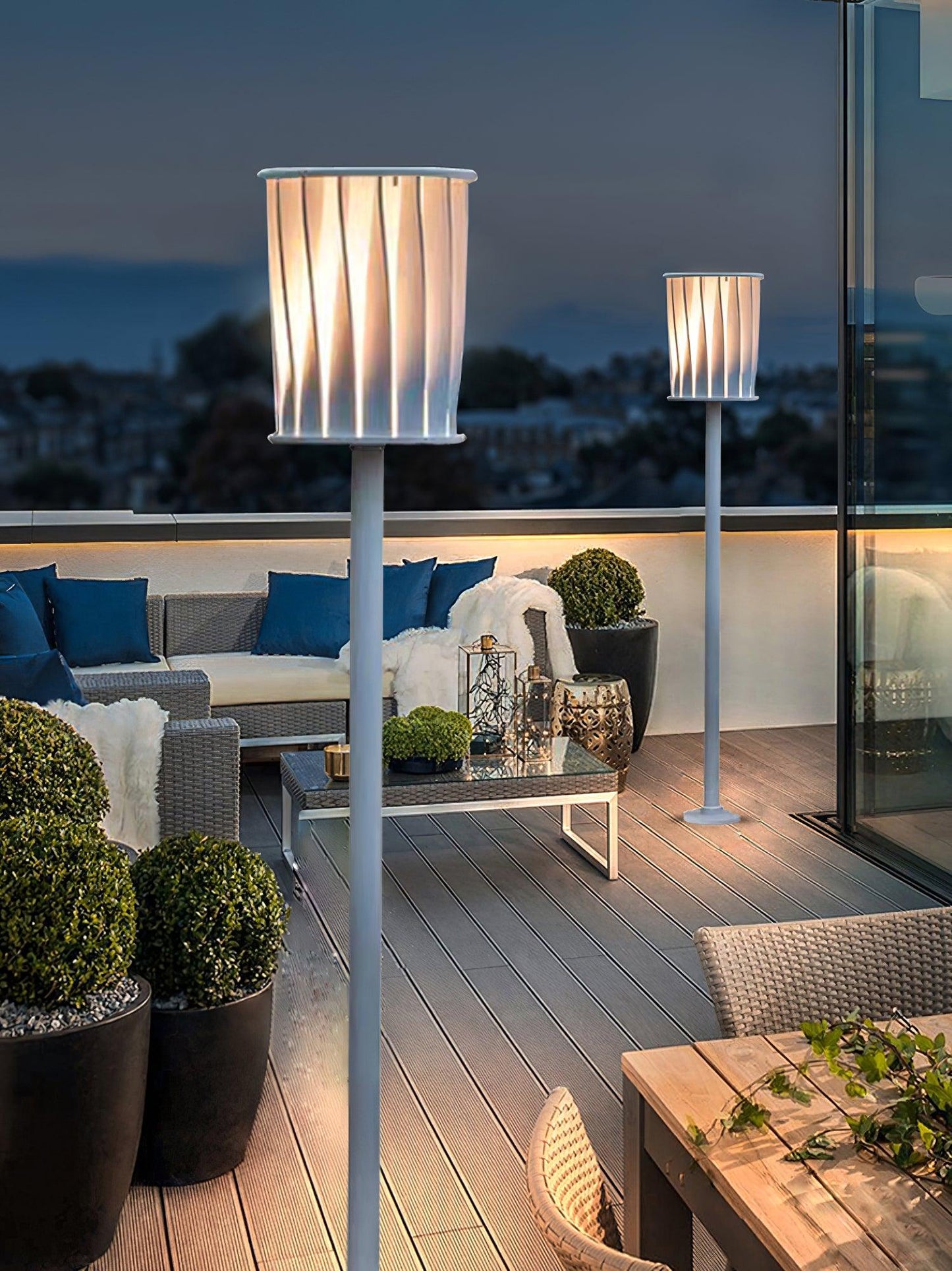 White Column Outdoor Light Dia 7.9″ x H 59″ / Dia 20cm x H 150cm / White Floor lamp