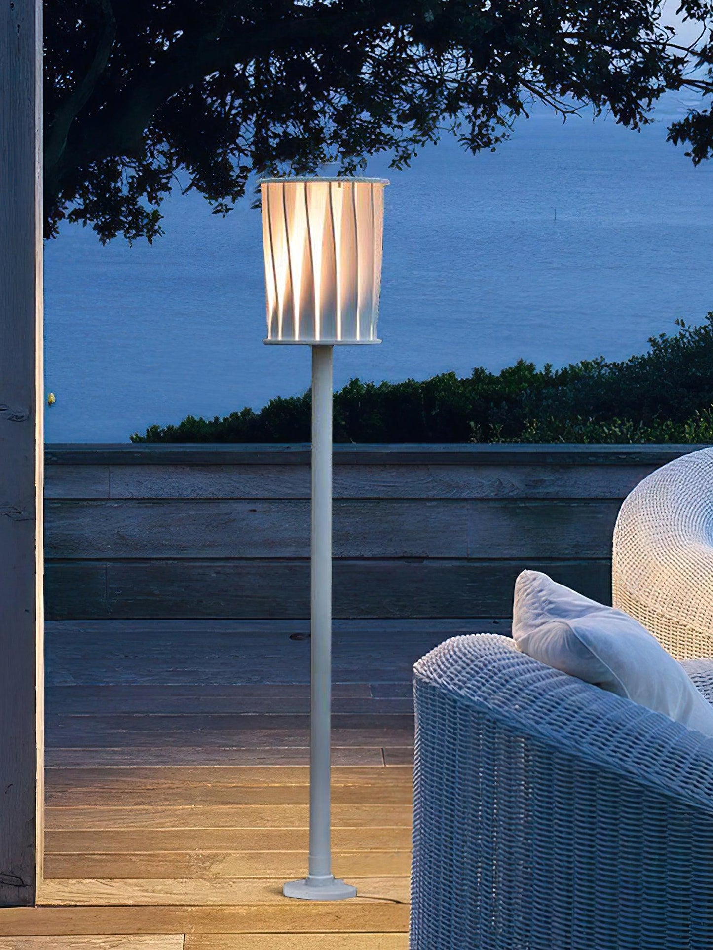 White Column Outdoor Light Dia 7.9″ x H 59″ / Dia 20cm x H 150cm / White Floor lamp
